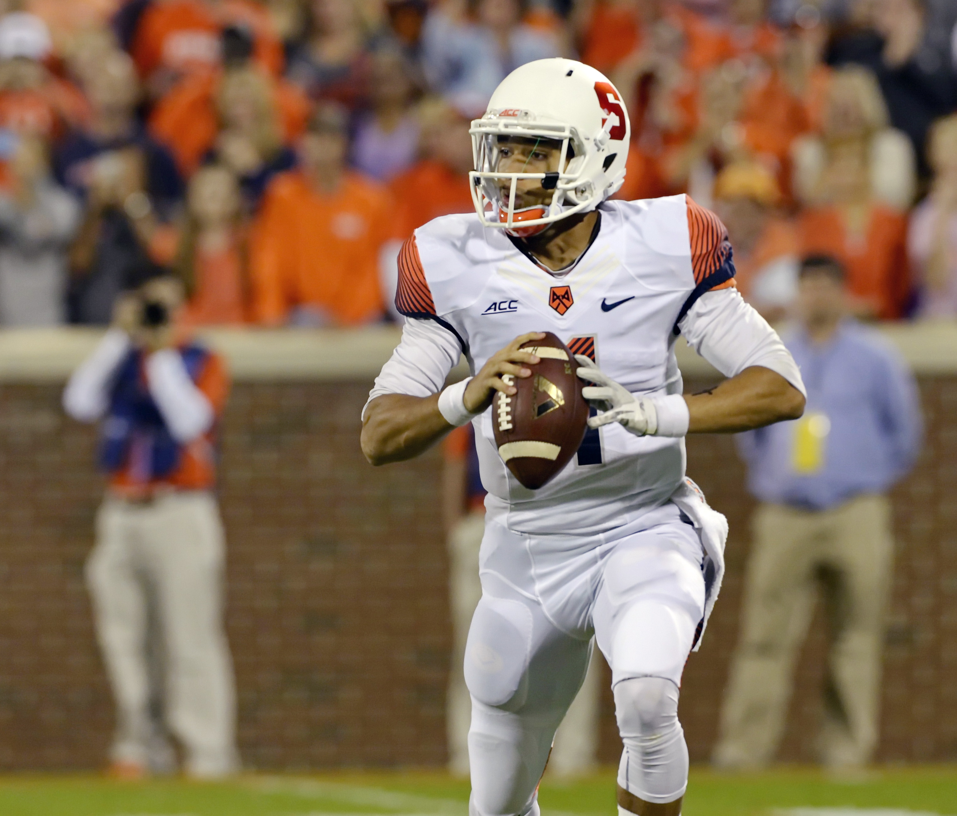 Syracuse gives up late scores in Clemson loss