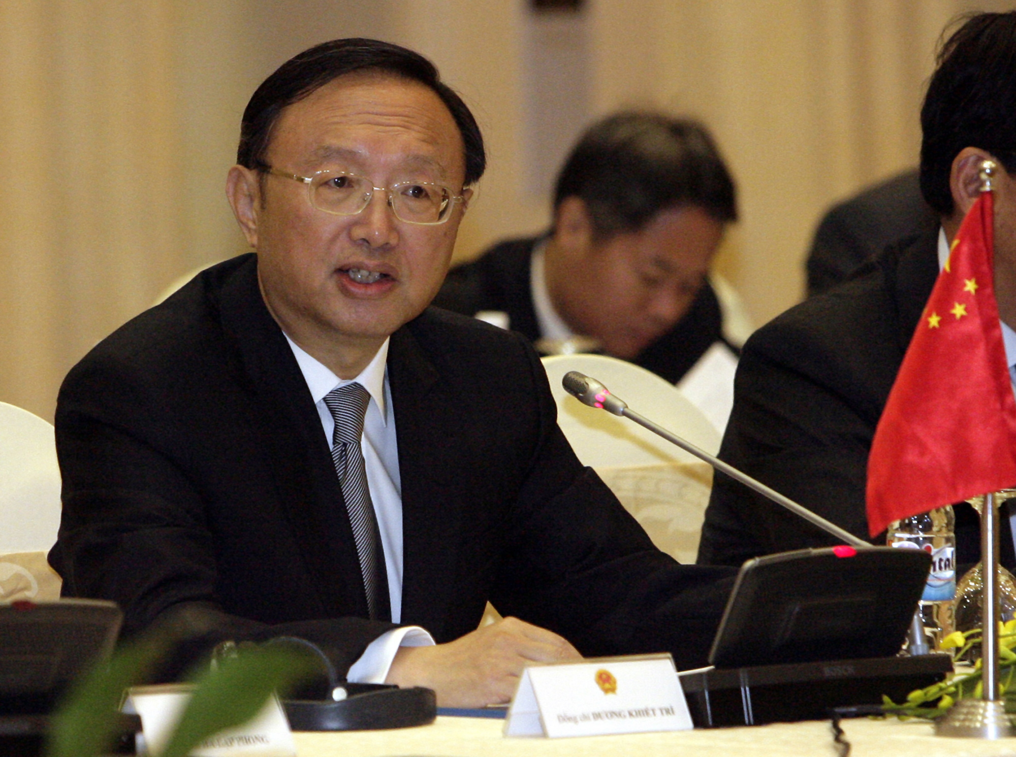 Top Chinese diplomat visits Vietnam to repair ties