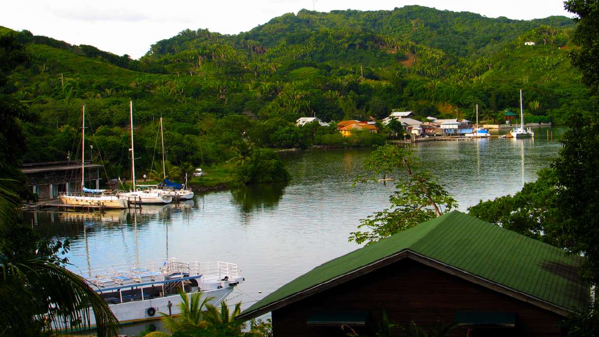 3 reasons scuba divers should add Roatan to their list
