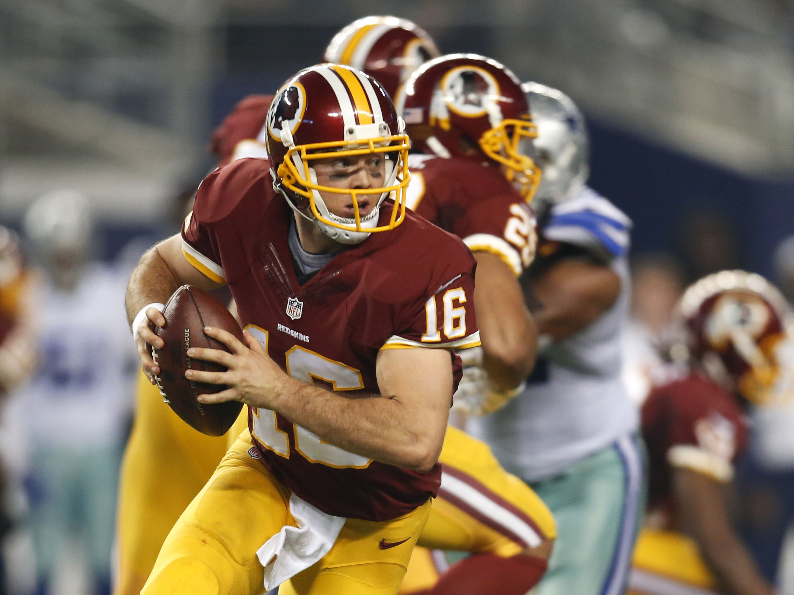 Colt McCoy gets engaged on Texas football field 