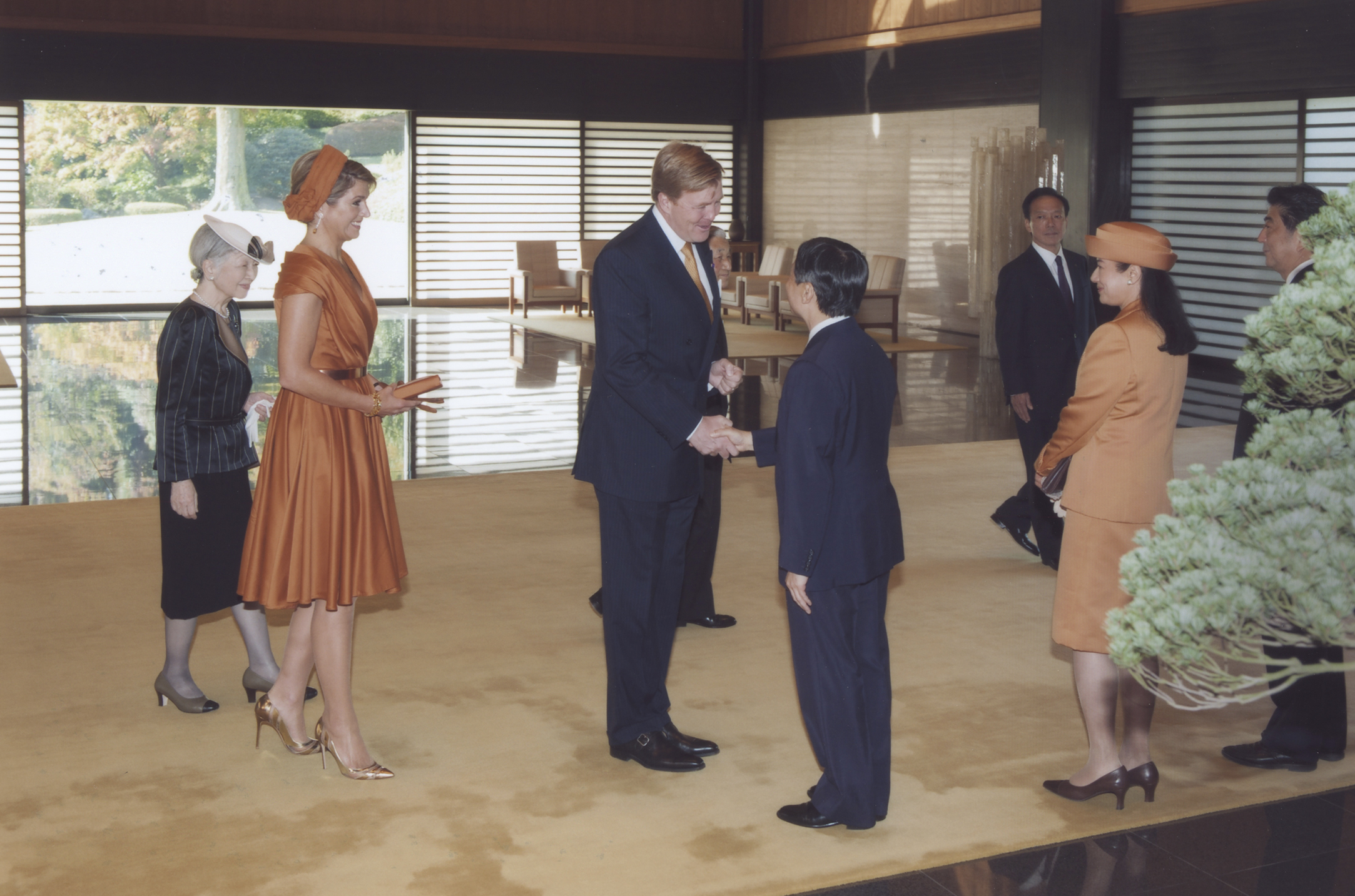 Japan's recovering crown princess attends banquet