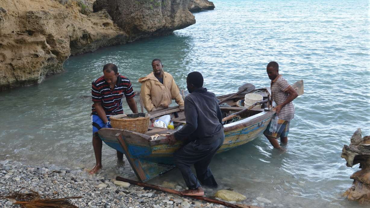 Haiti hopes to woo back tourists with resorts