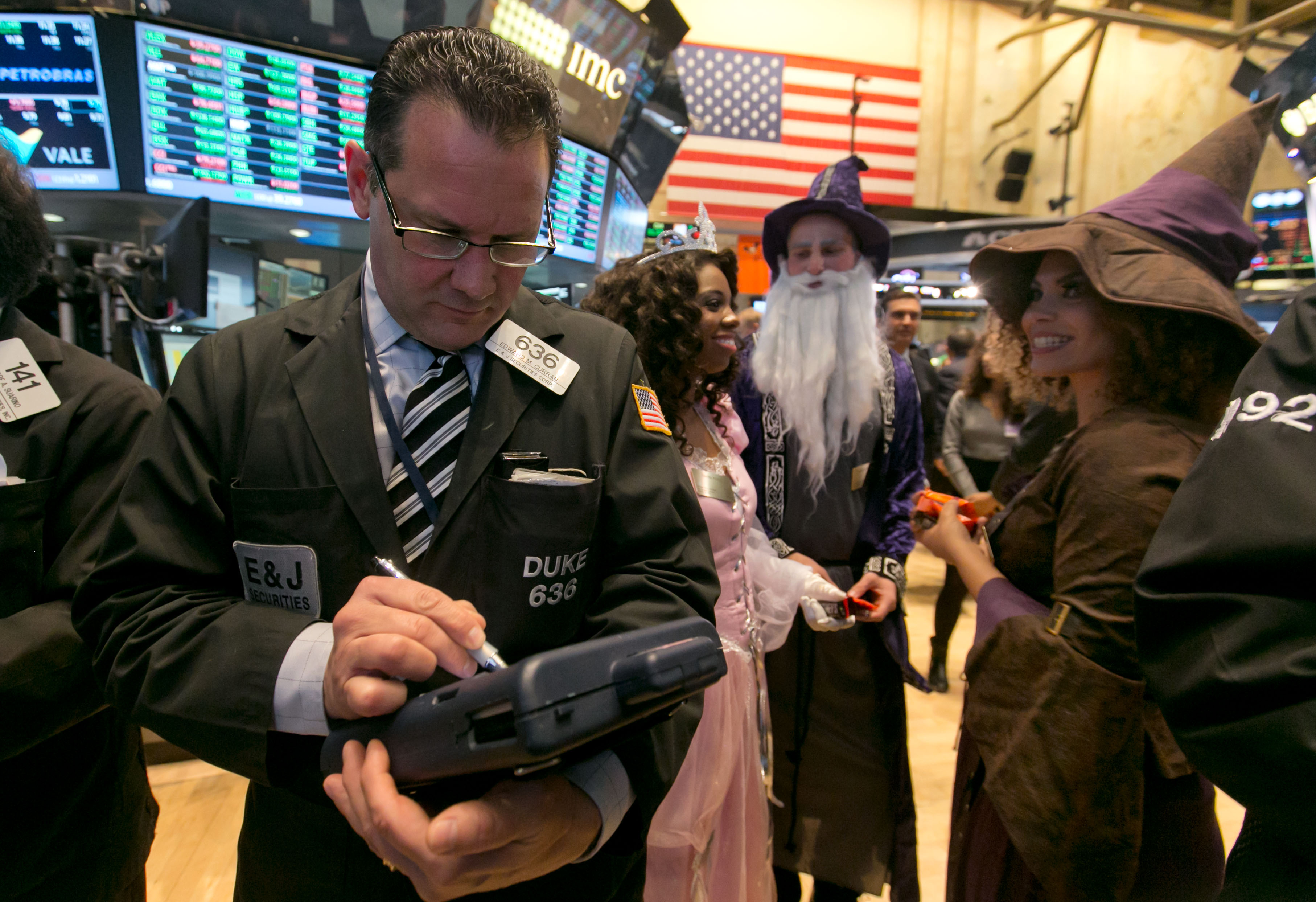 US stock indexes zoom back to record highs