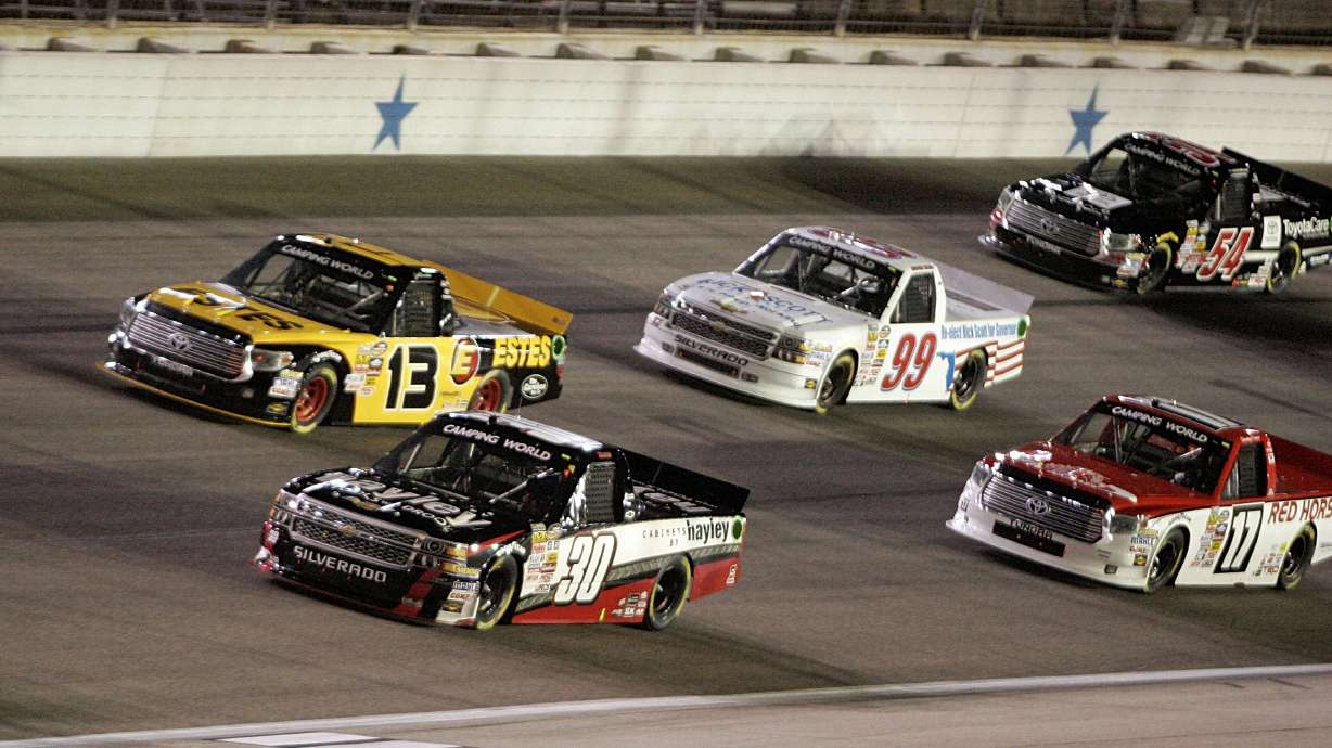 Kyle Busch wins Truck race at Texas