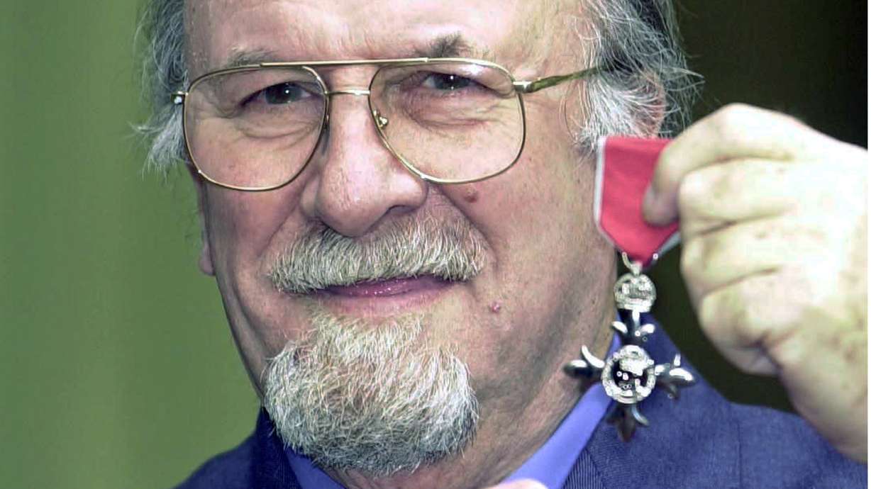 Jazz clarinetist Acker Bilk dead at 85