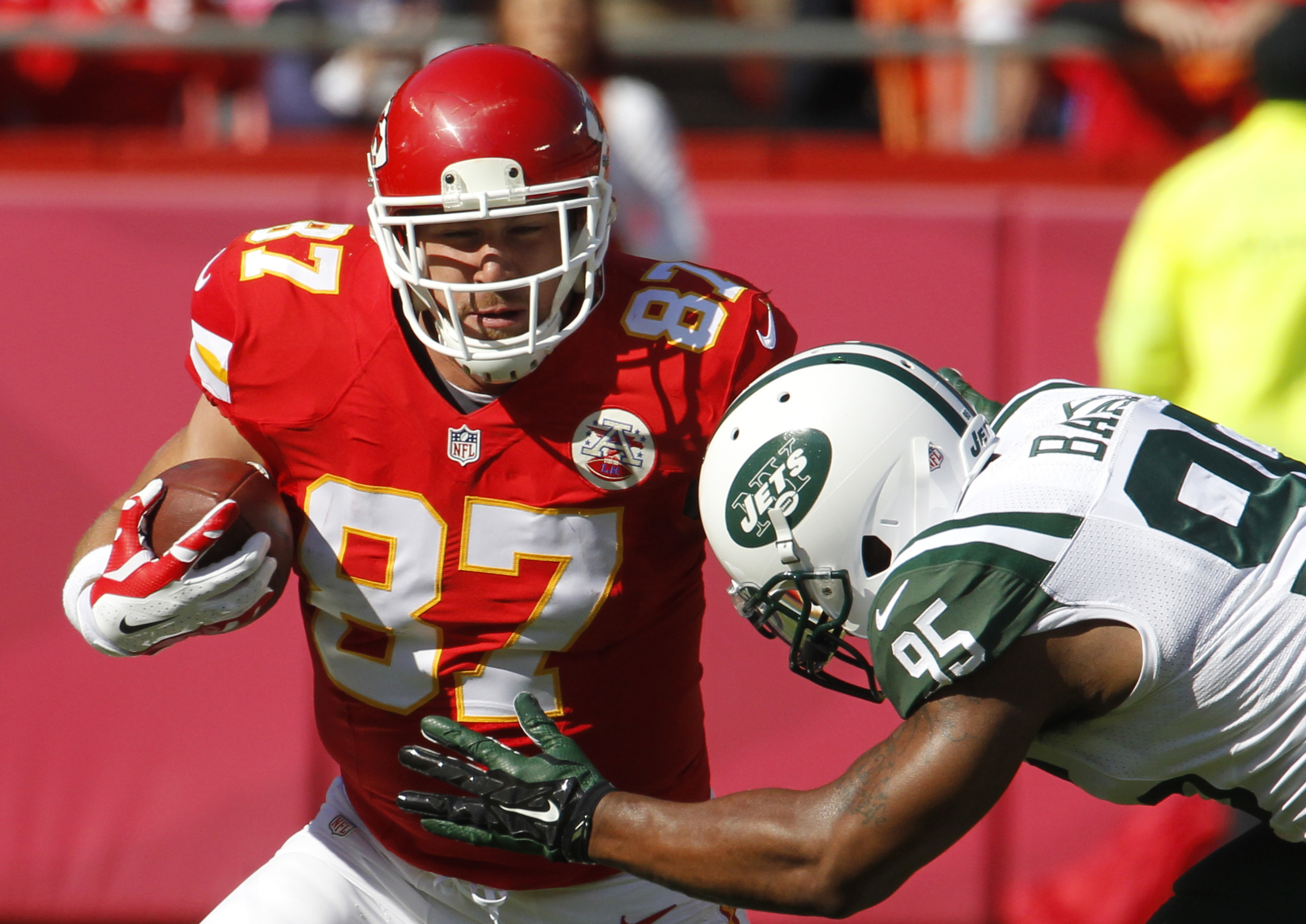 Alex Smith leads Chiefs past Mike Vick, Jets 24-10