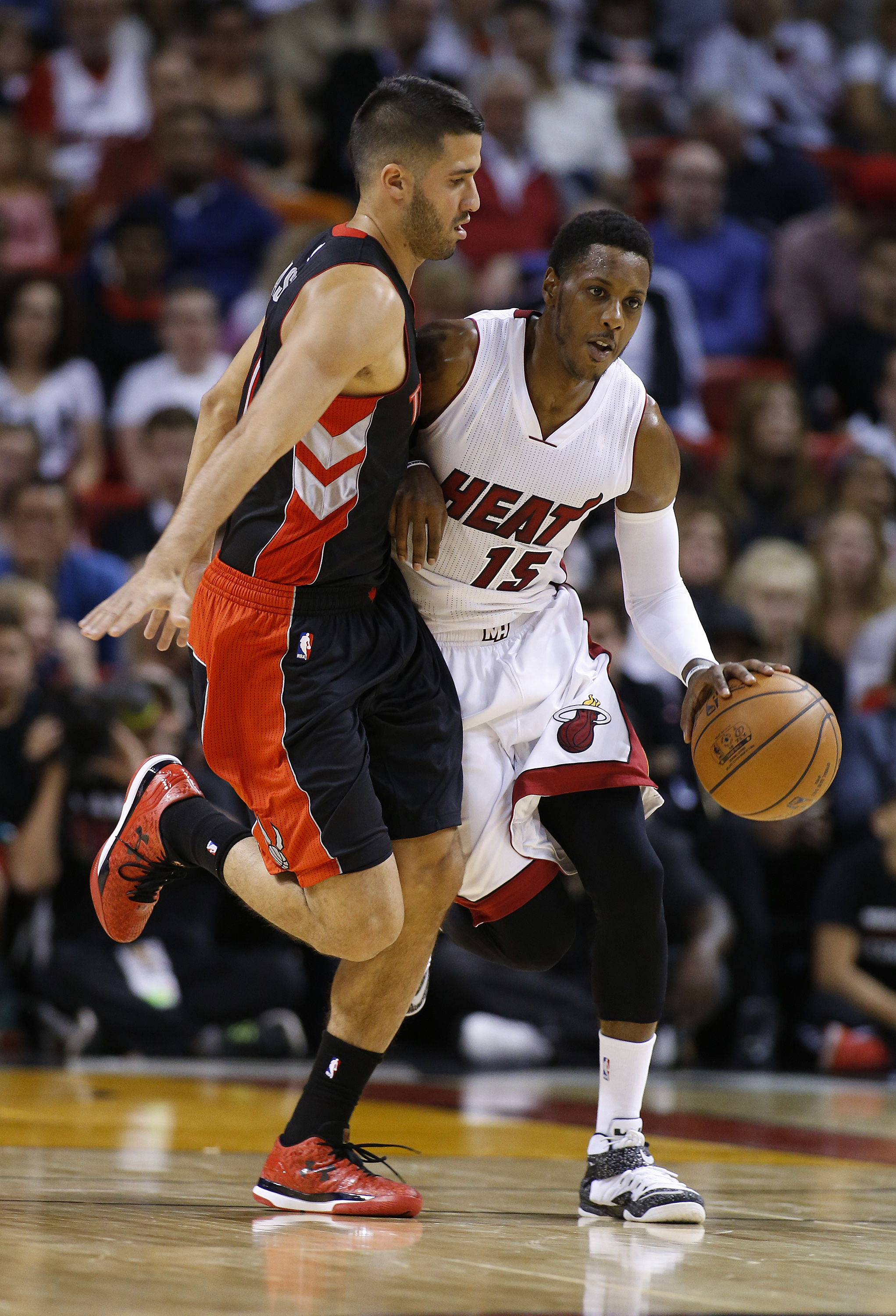 Heat move to 3-0, hold off Raptors 107-102