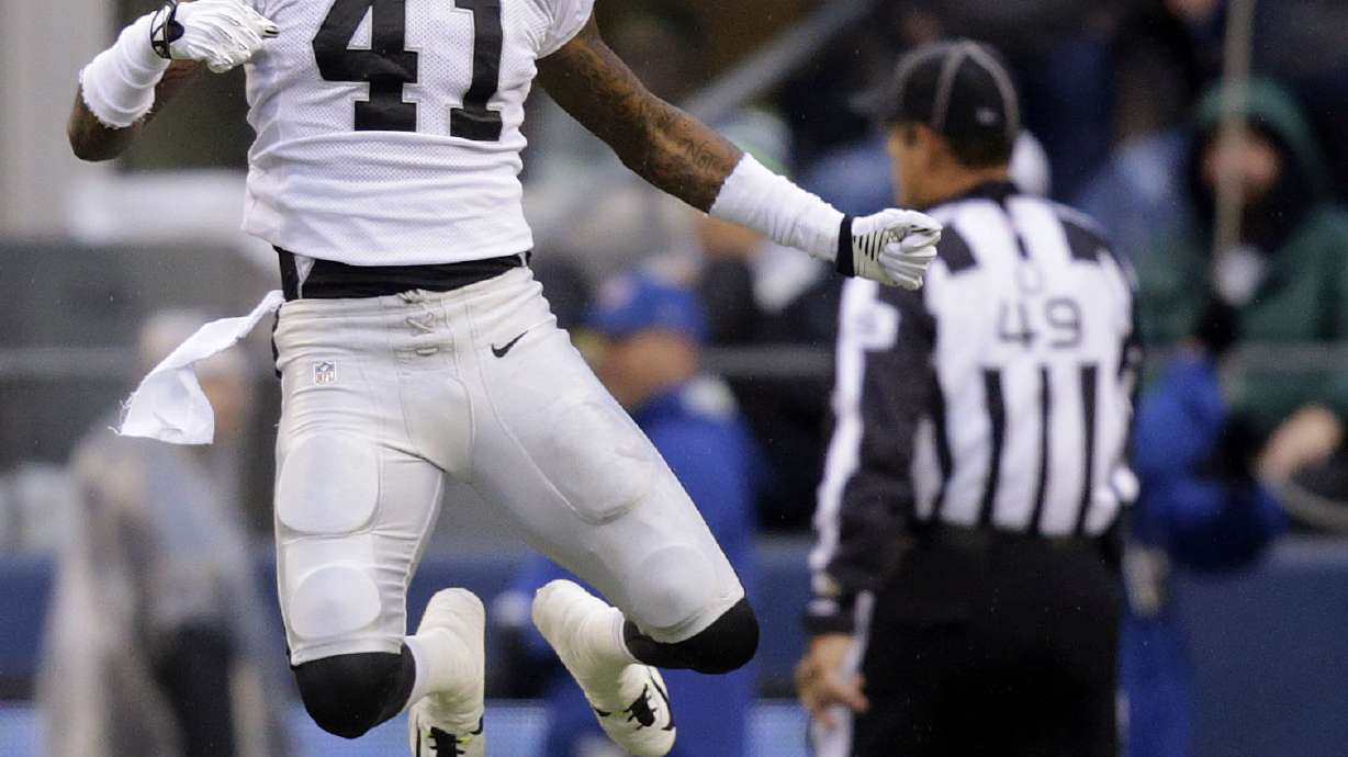 Seahawks' big 1st half enough in win over Raiders