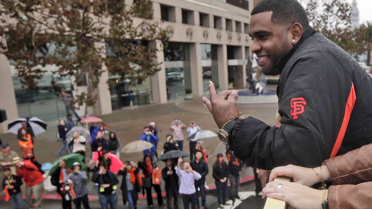 Sandoval among 12 receiving qualifying offers