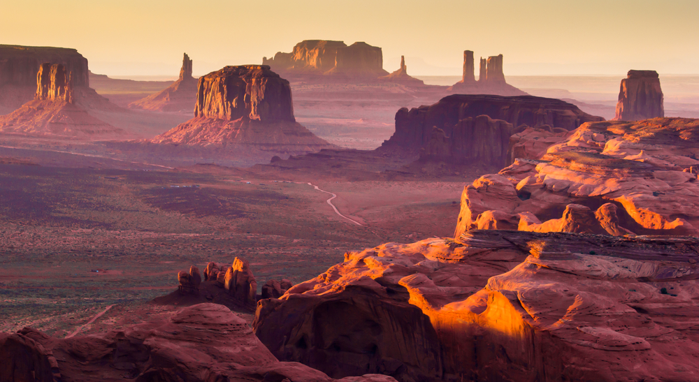 Discover the greatness of Monument Valley