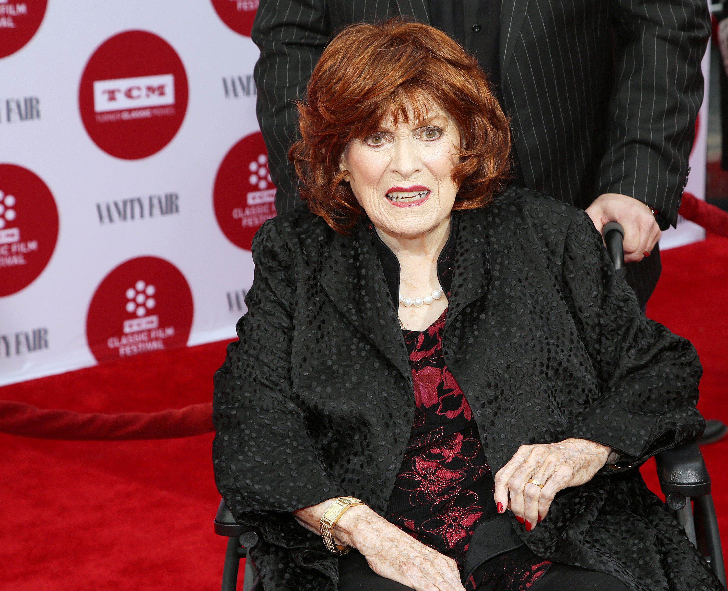 Maureen O'Hara cries at thought of honorary Oscar