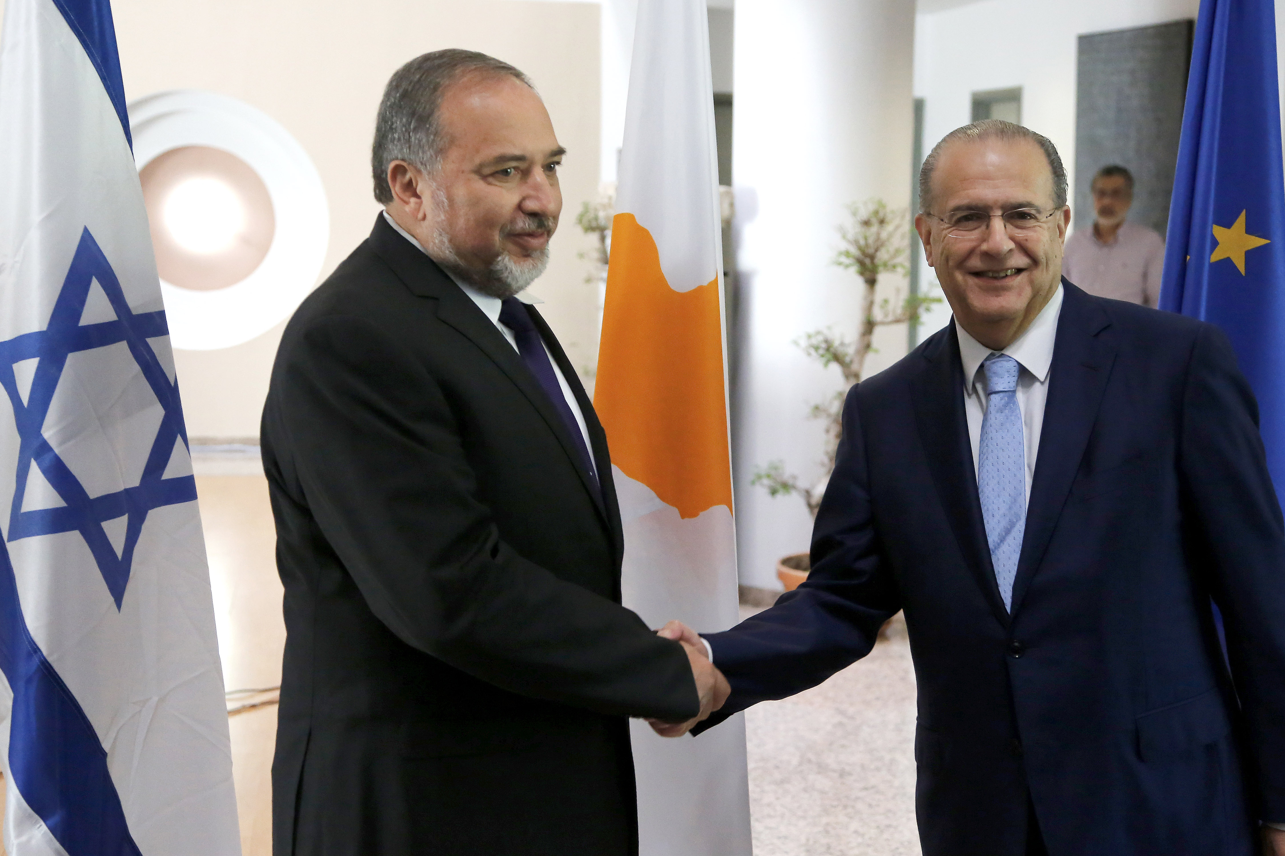 Israel backs Cyprus' offshore oil and gas search