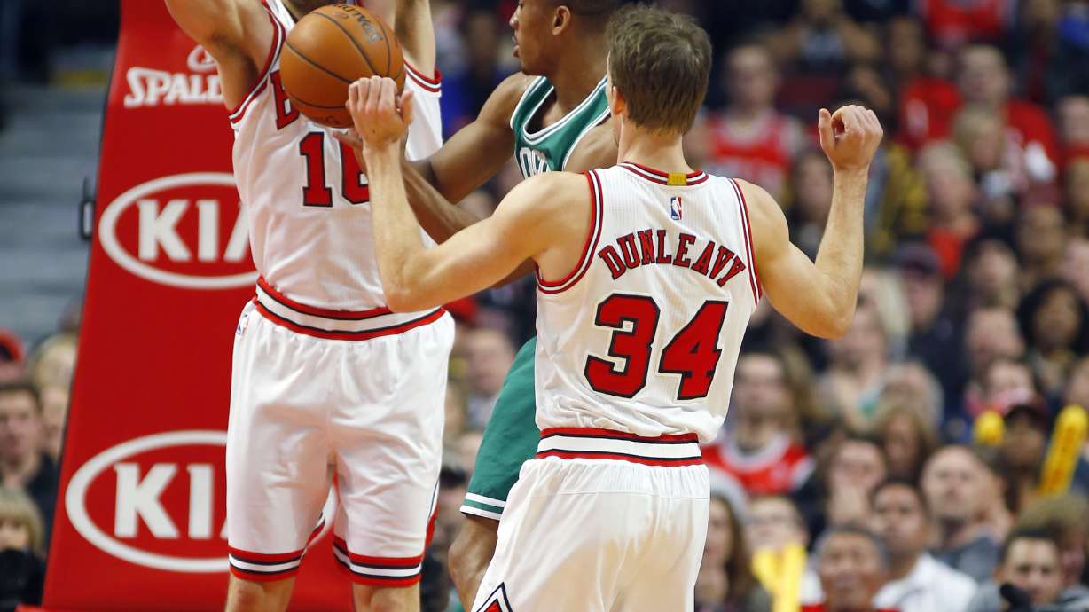 Turner scores 19, Celtics beat Bulls 106-101
