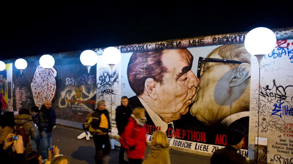 5 things to know about the Berlin Wall