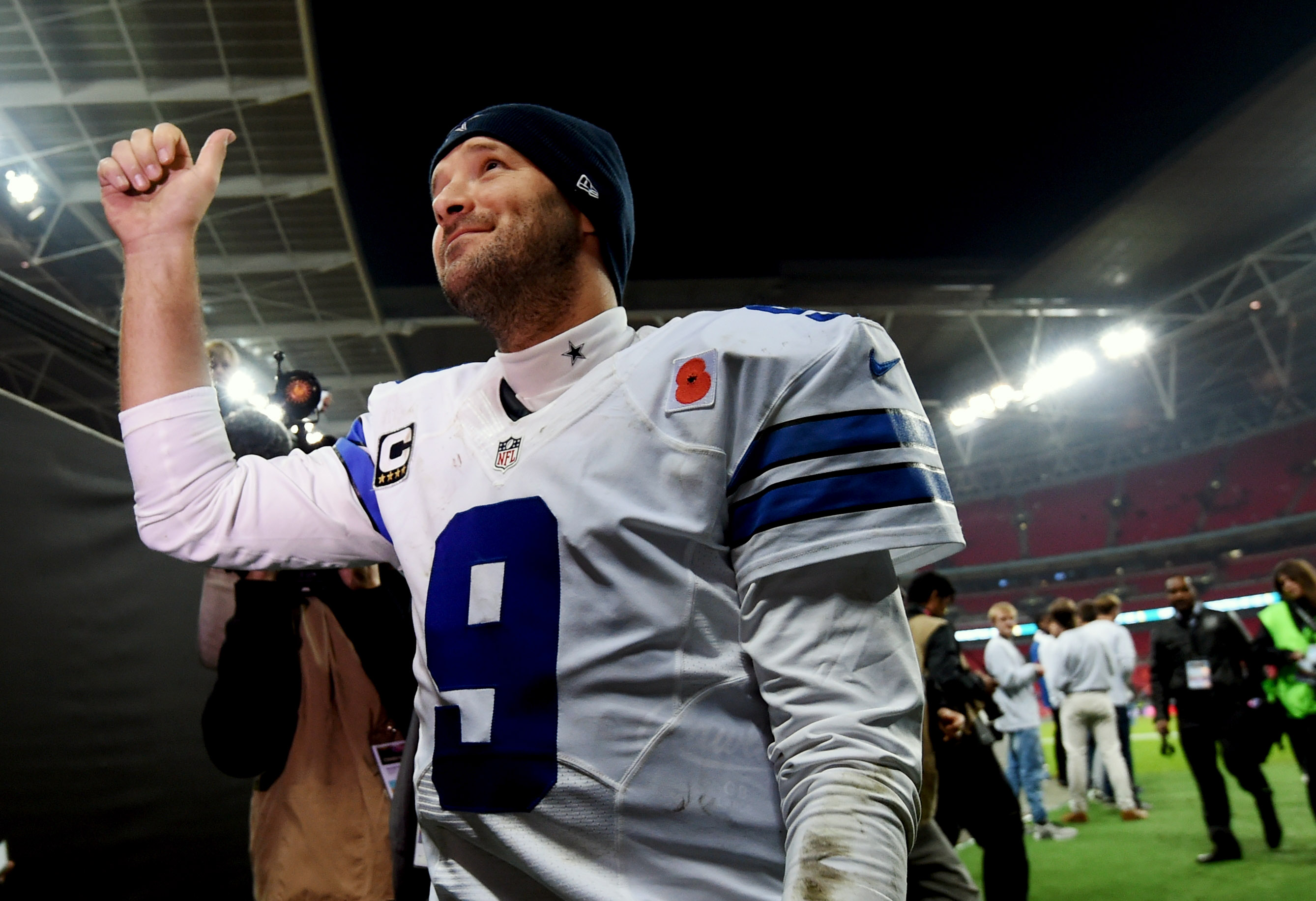 With Romo on the field, Cowboys beat Jaguars 31-17