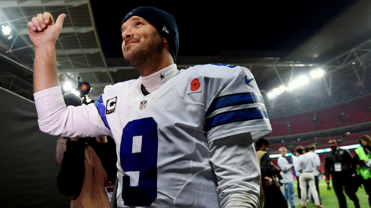 With Romo on the field, Cowboys beat Jaguars 31-17
