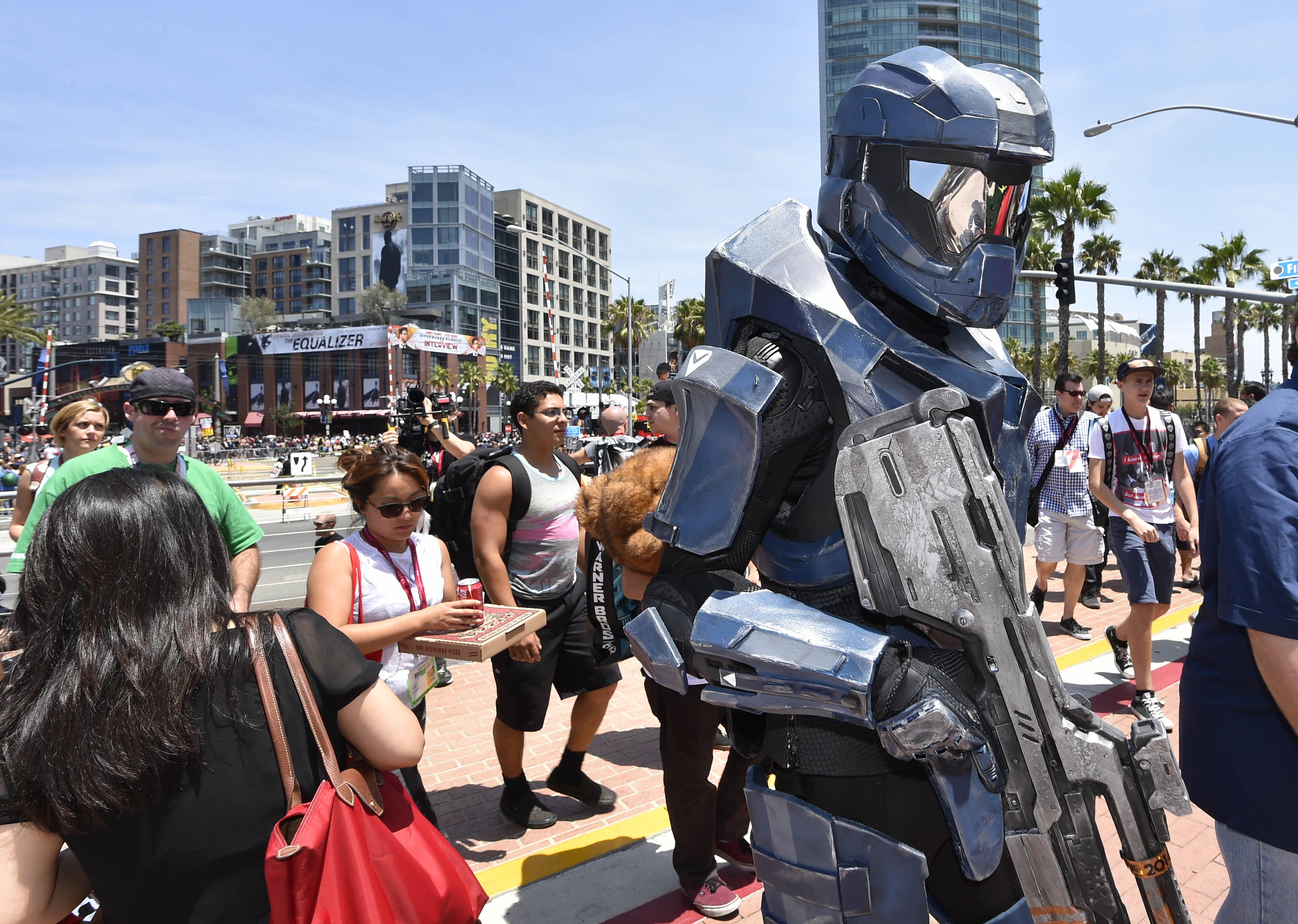 'Halo' fans hail video game series at HaloFest