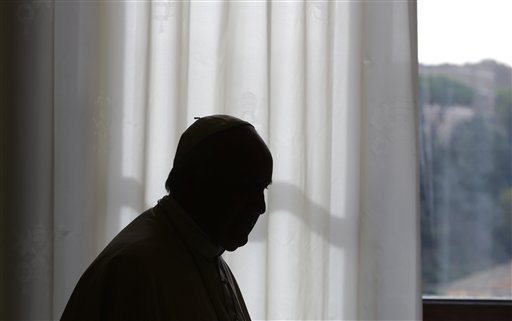 Papa quiere acelerar proceso de curas abusivos