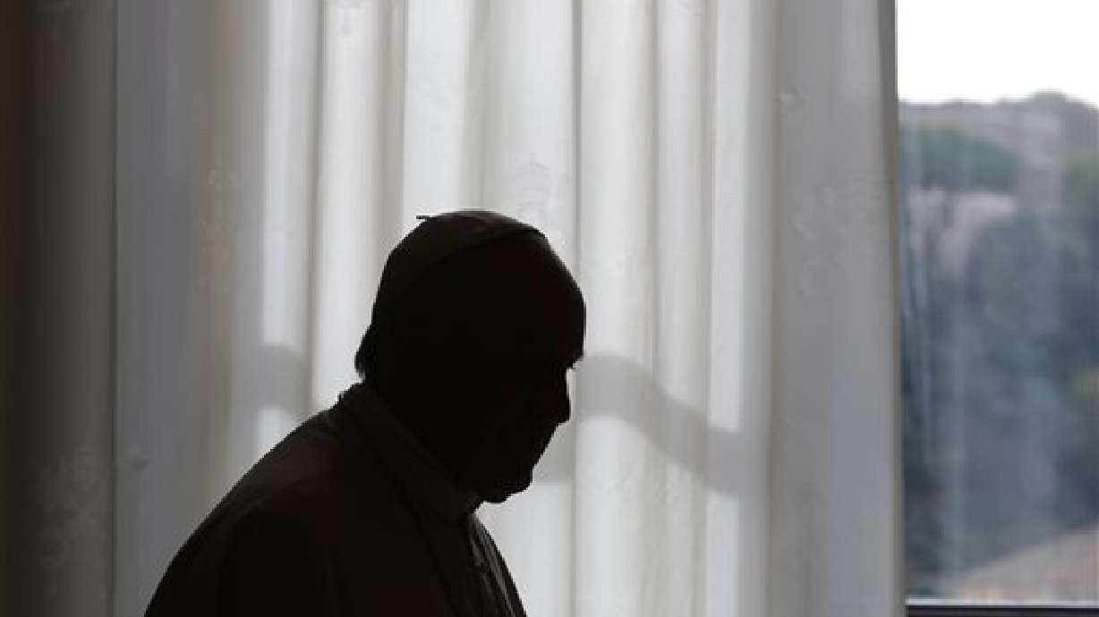 Papa quiere acelerar proceso de curas abusivos