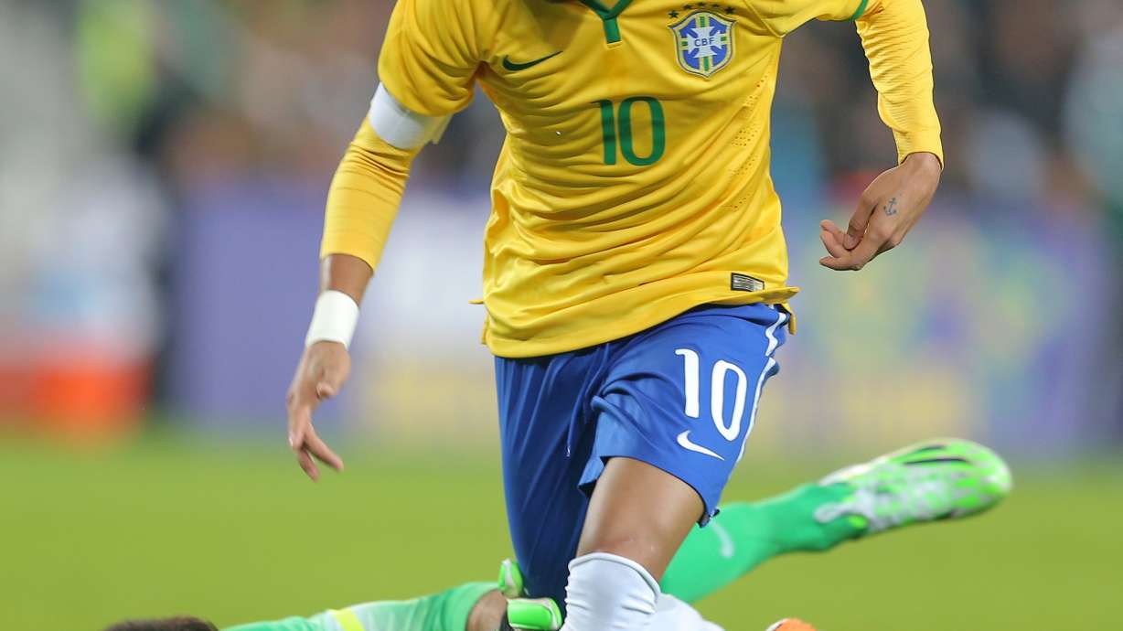 Neymar scores twice as Brazil beats Turkey 4-0