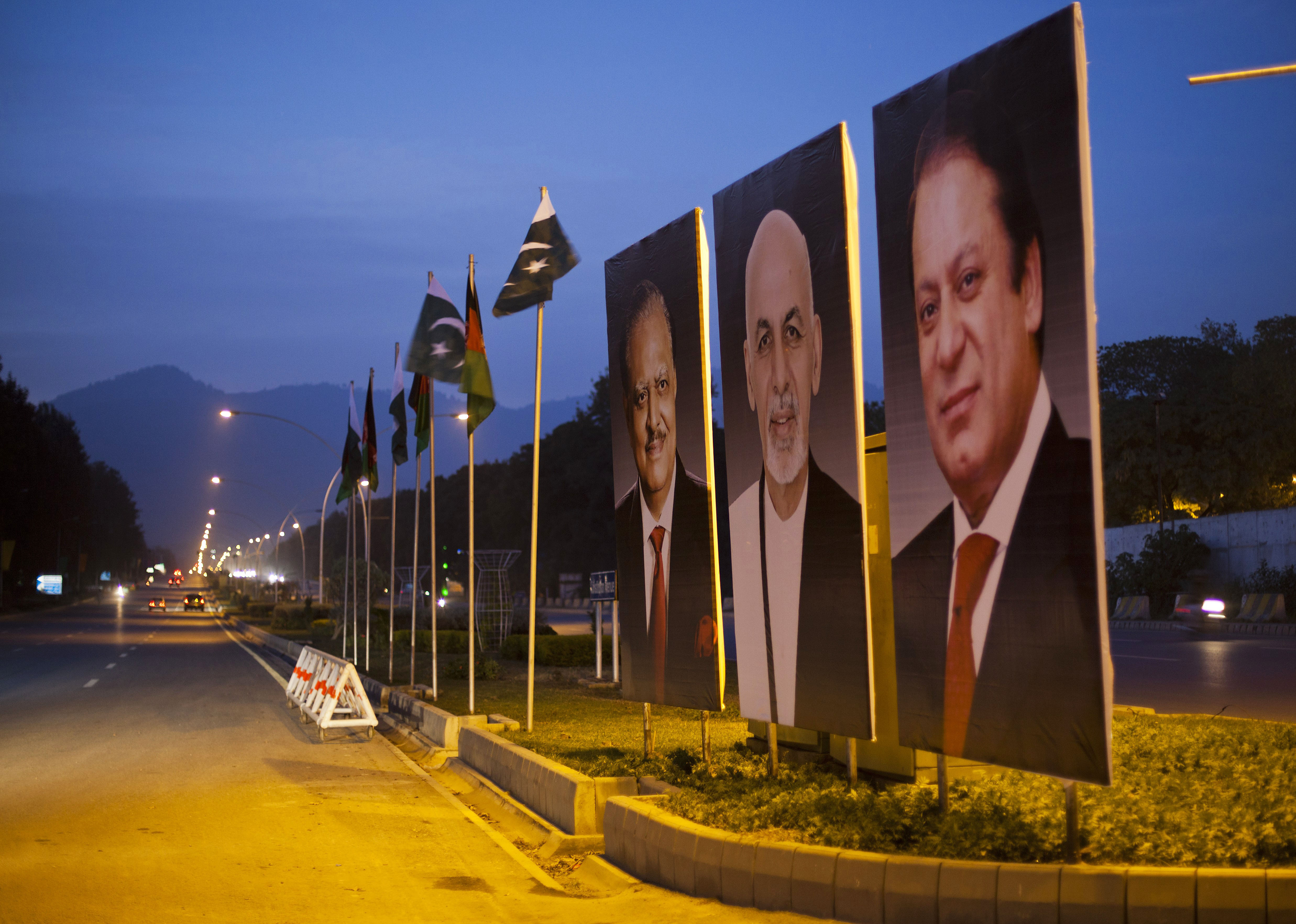 Afghan leader aims to repair ties in Pakistan