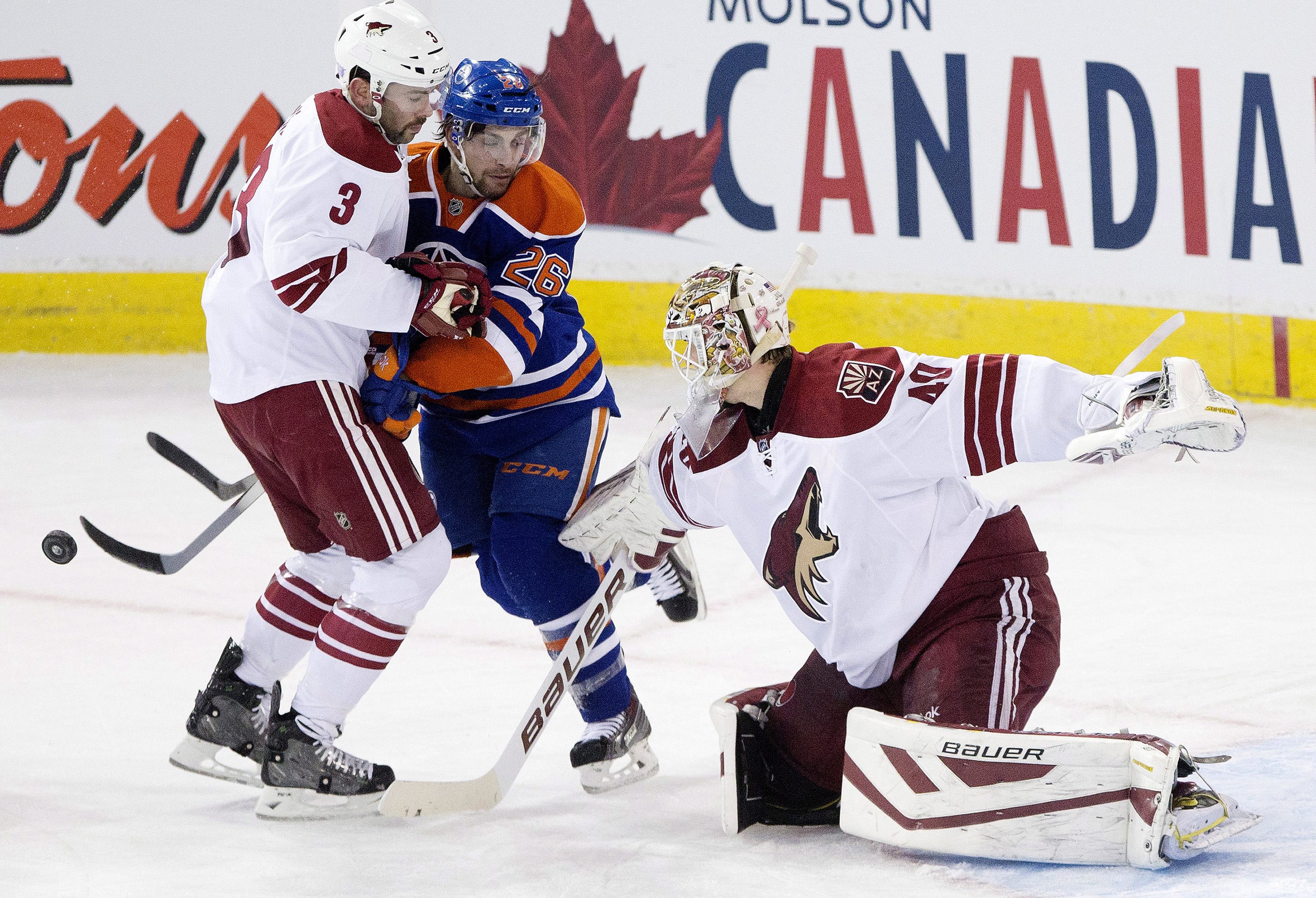 Boedker, Dubnyk lead the Coyotes over Oilers 2-1