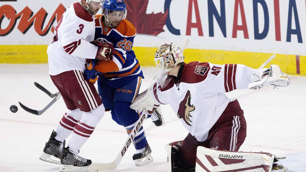 Boedker, Dubnyk lead the Coyotes over Oilers 2-1