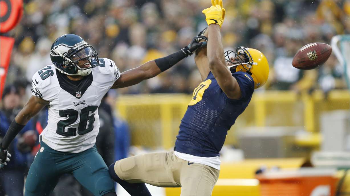Offense rolls, Packers D shines in win over Eagles