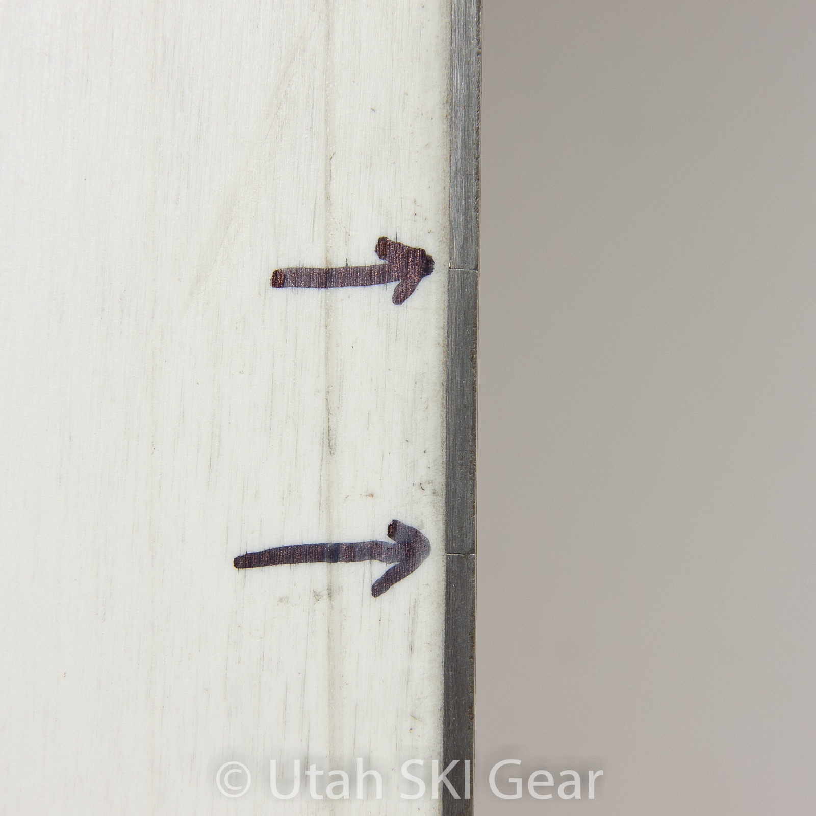 cracked edges under the foot on a twin tip ski