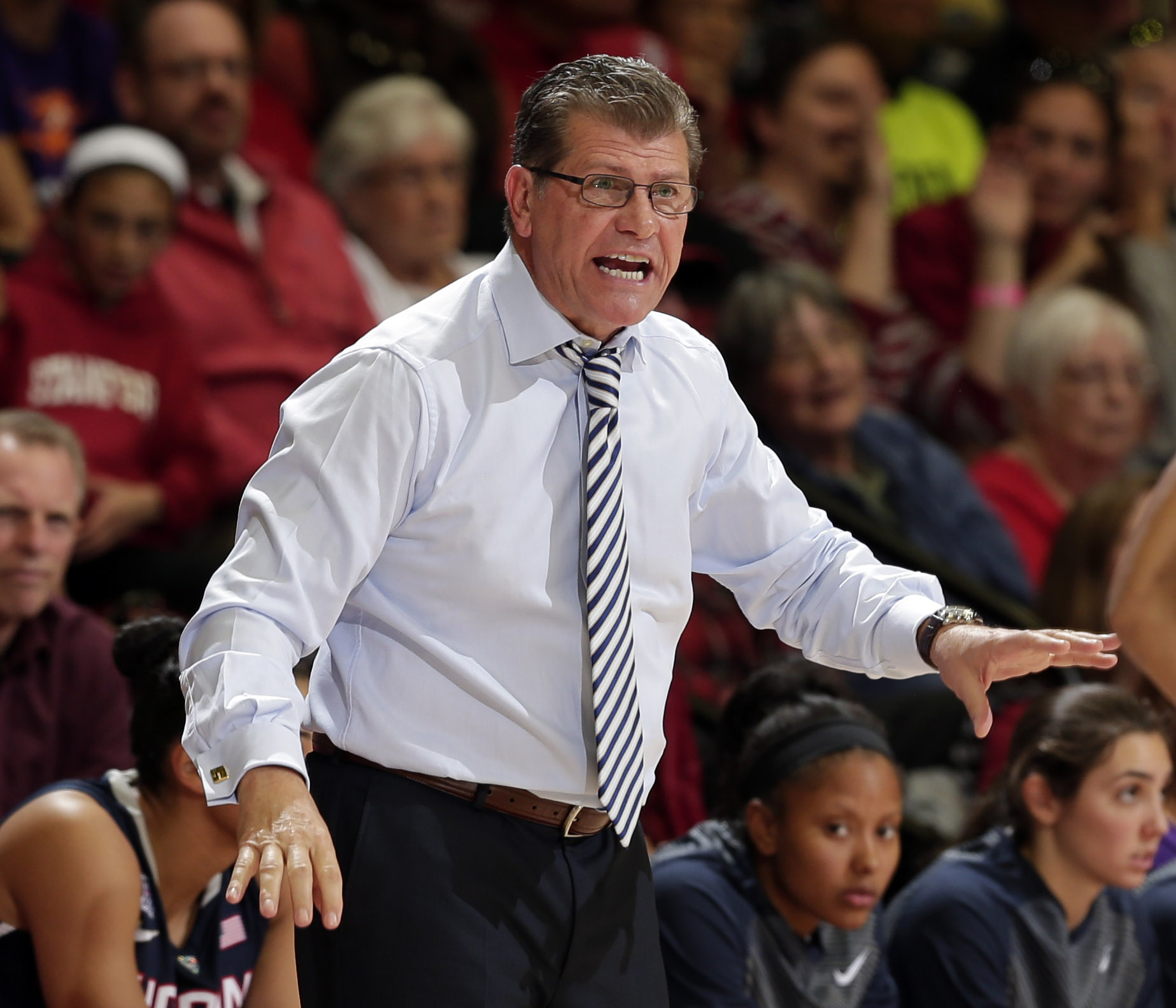 No. 1 UConn women stunned by No. 6 Stanford 88-86