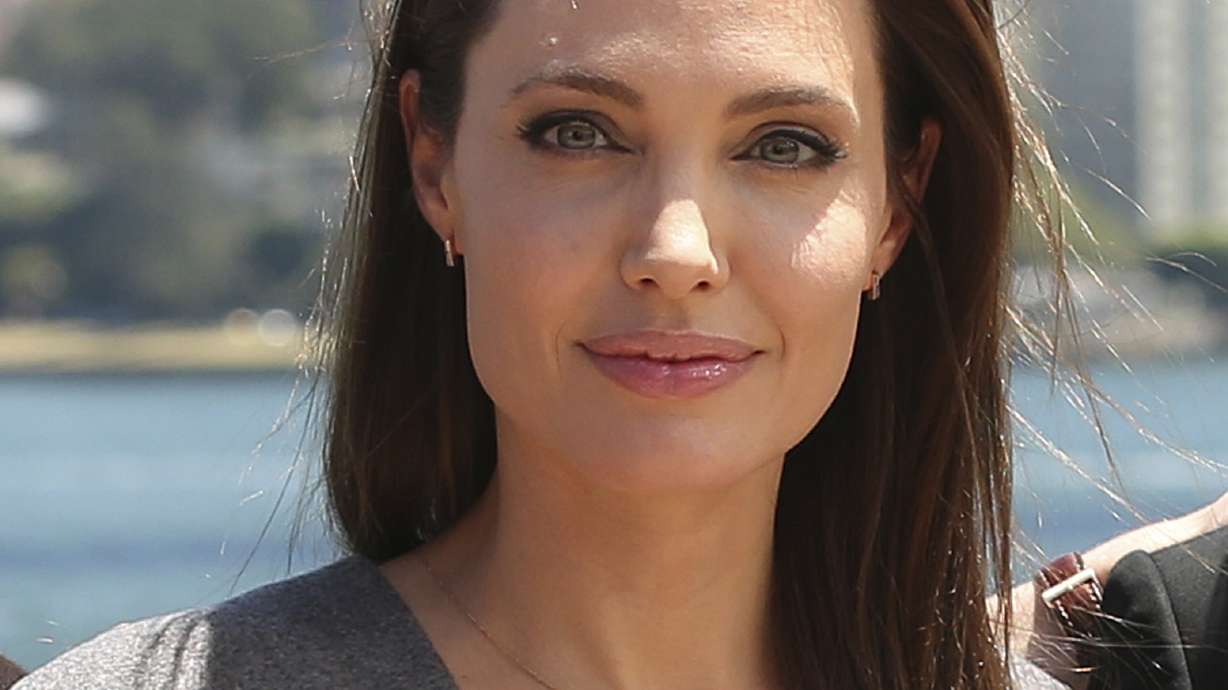 Director Jolie wants 'Unbroken' to be tale of hope
