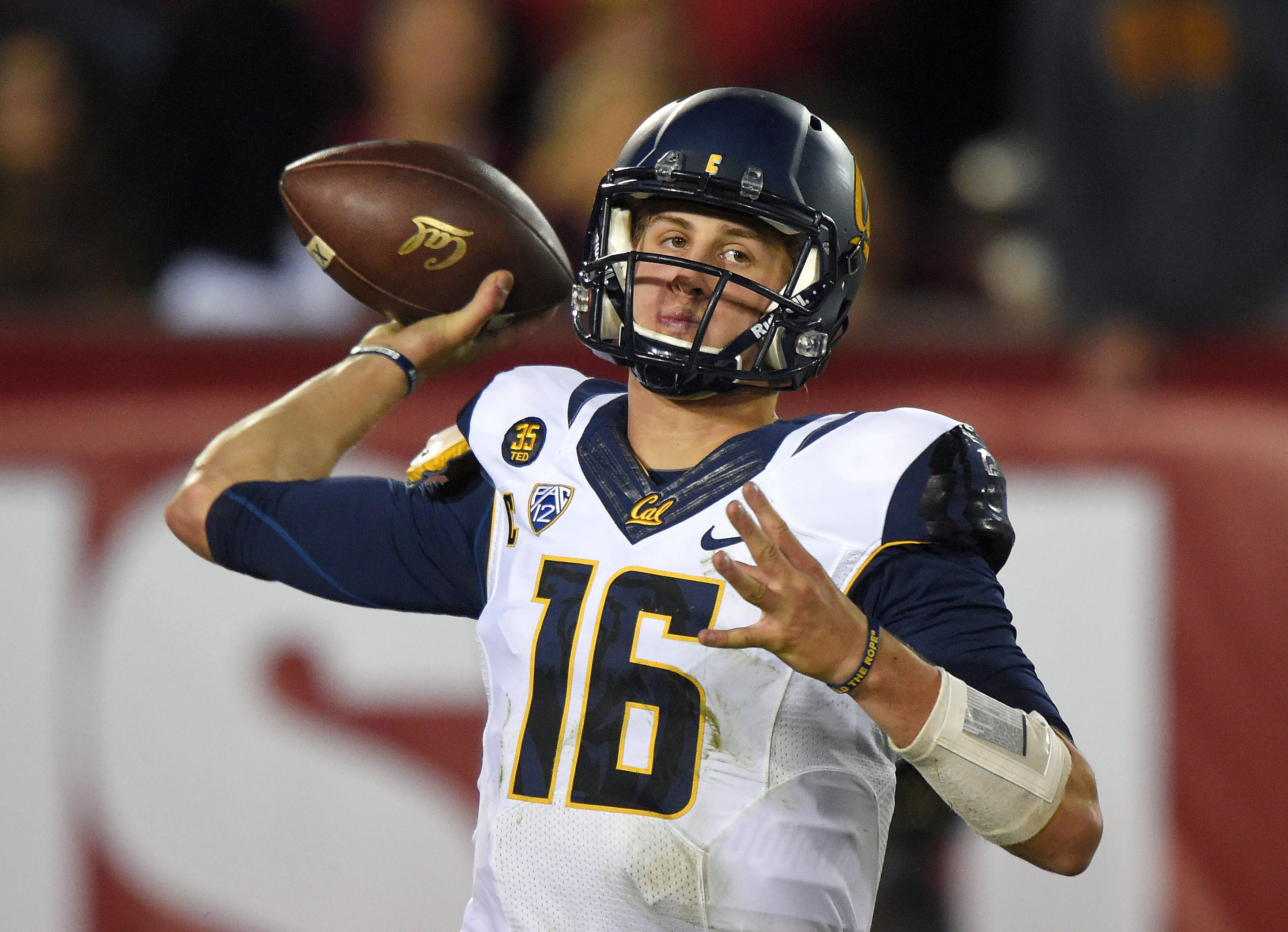 Jared Goff growing into role of Cal's 'Golden Boy'