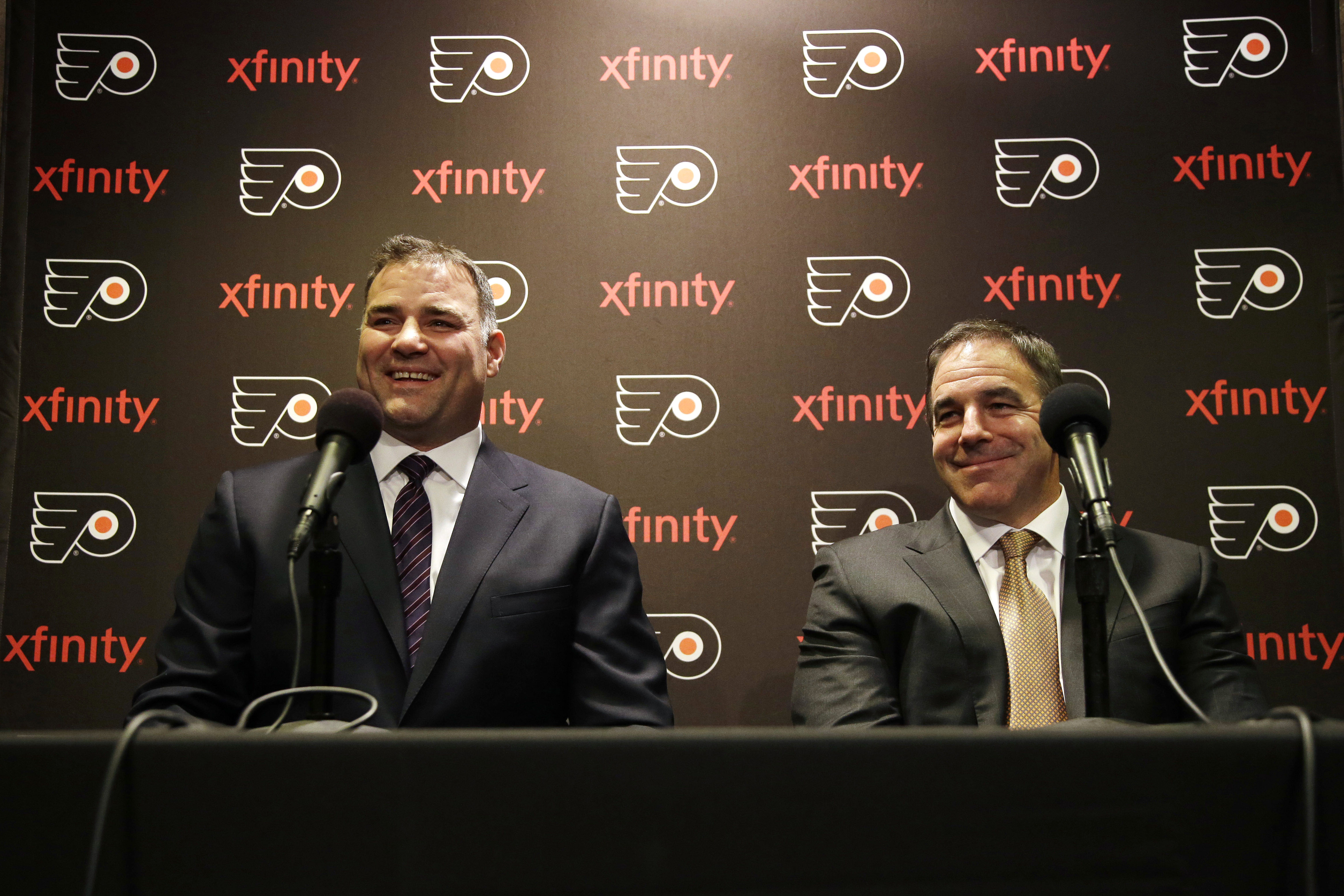 Flyers induct Lindros, LeClair into Hall of Fame
