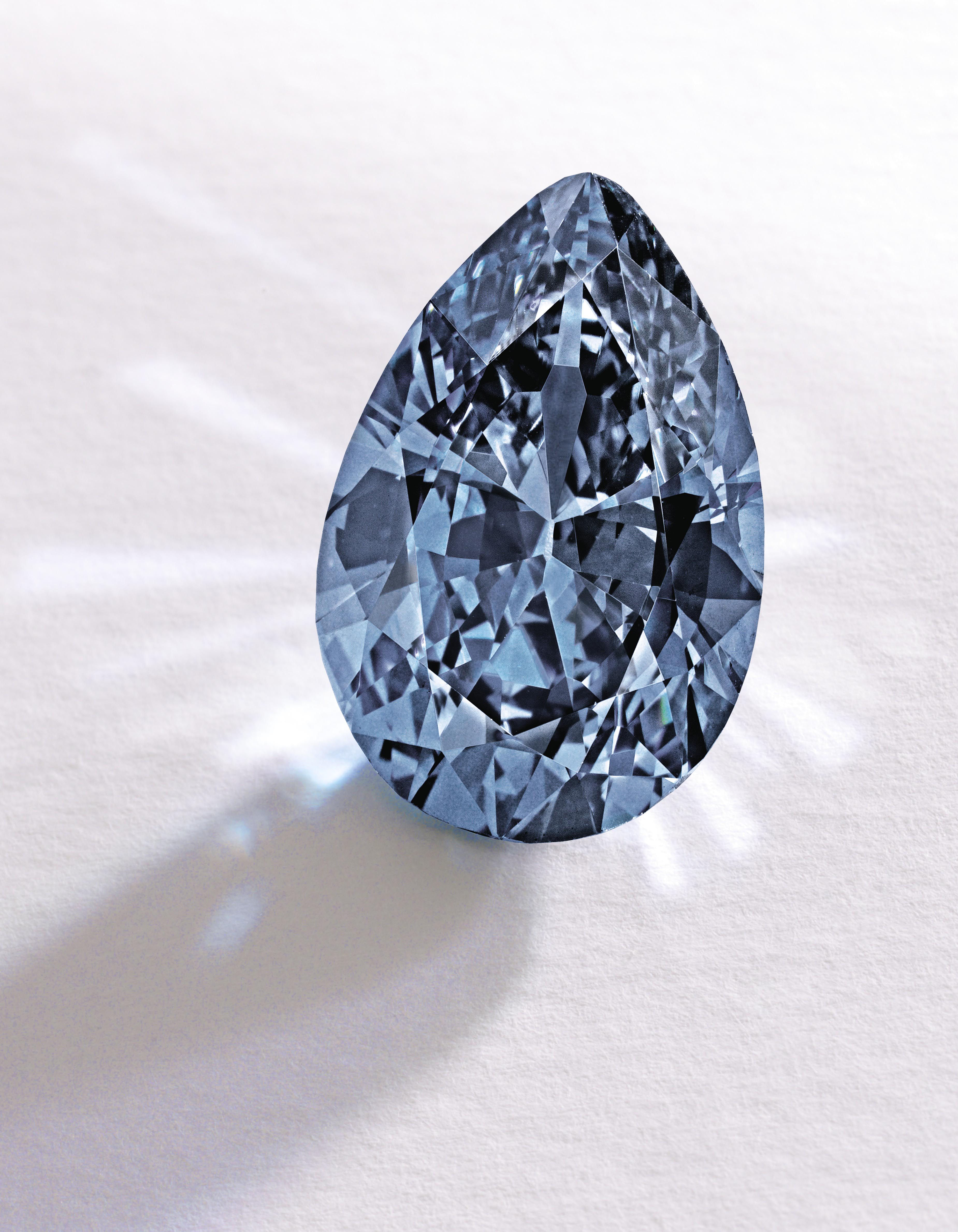 Blue pear-shaped diamond sets auction record