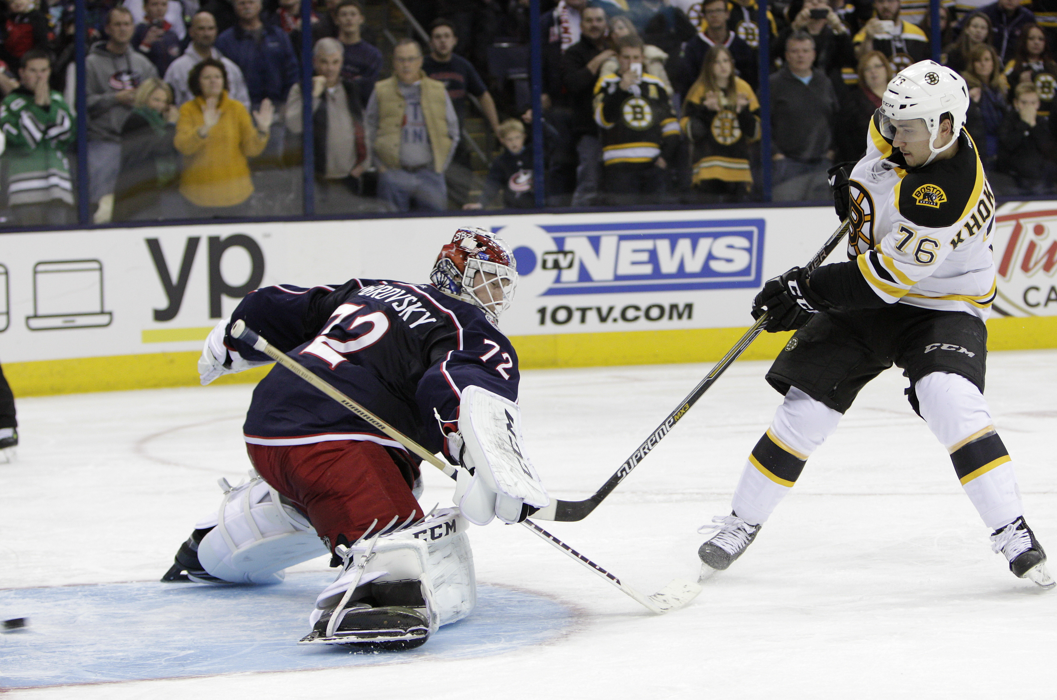 Khokhlachev shootout goal lifts Bruins by Jackets