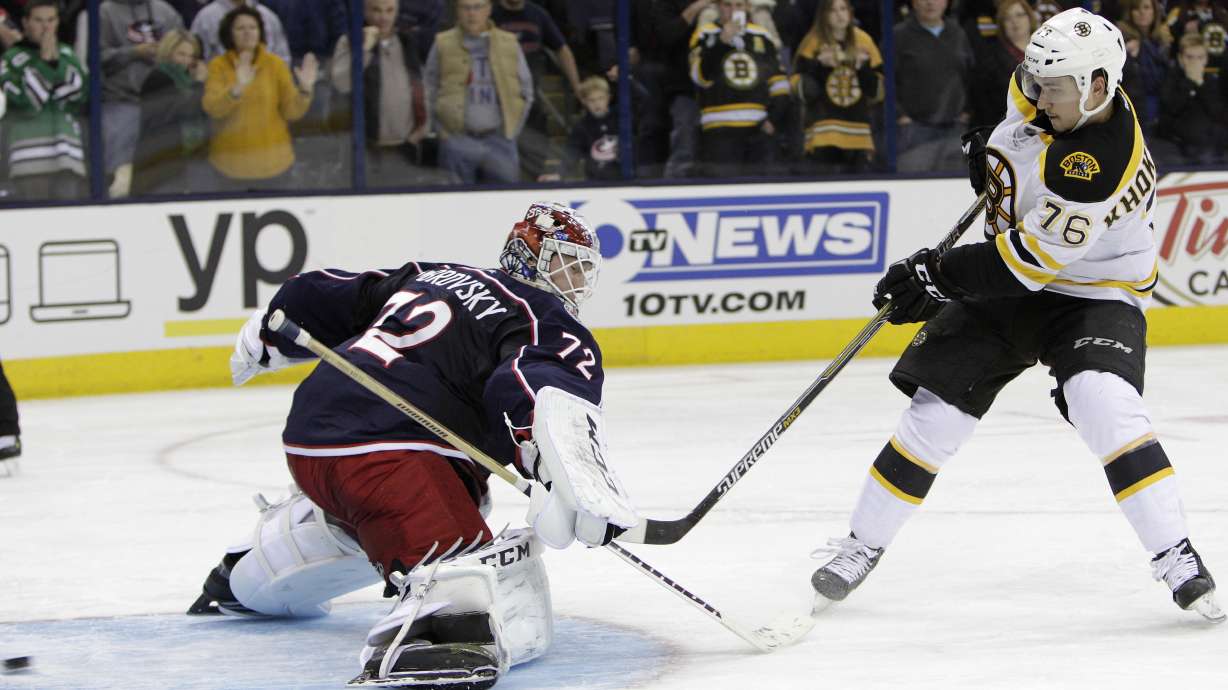 Khokhlachev shootout goal lifts Bruins by Jackets