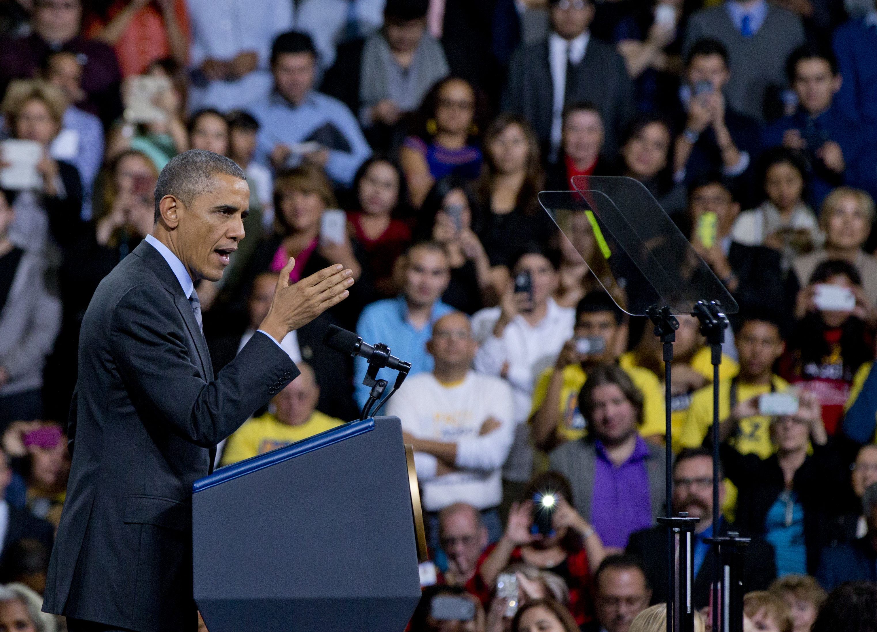 Obama: From 'deporter in chief' to 'gracias'