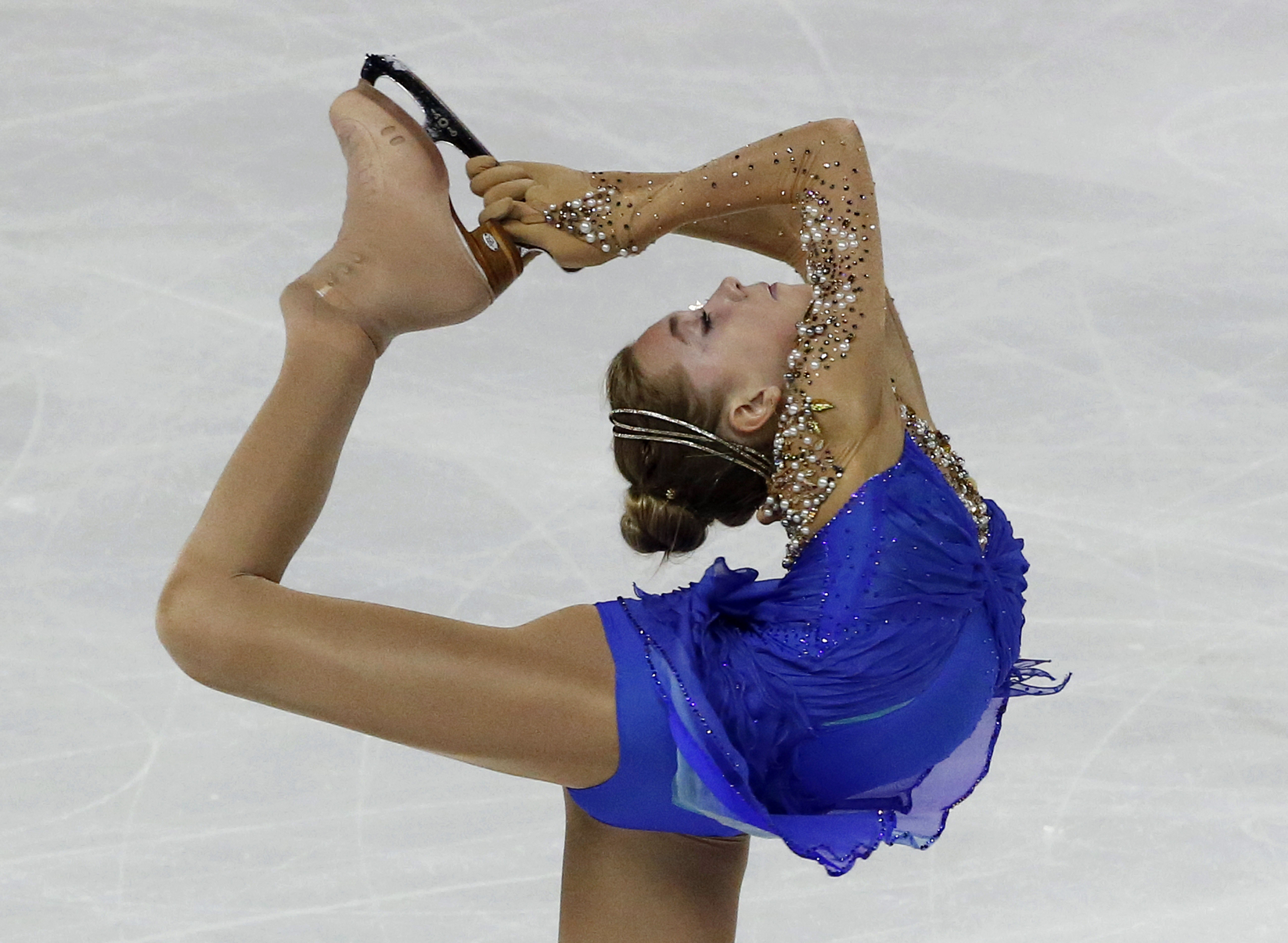 Radionova wins Trophee Bompard to reach GP final