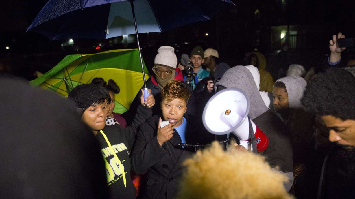 Anxieties mount as Ferguson waits on grand jury