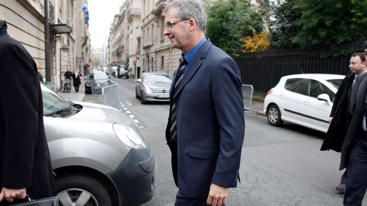 Greek bailout talks resume in Paris