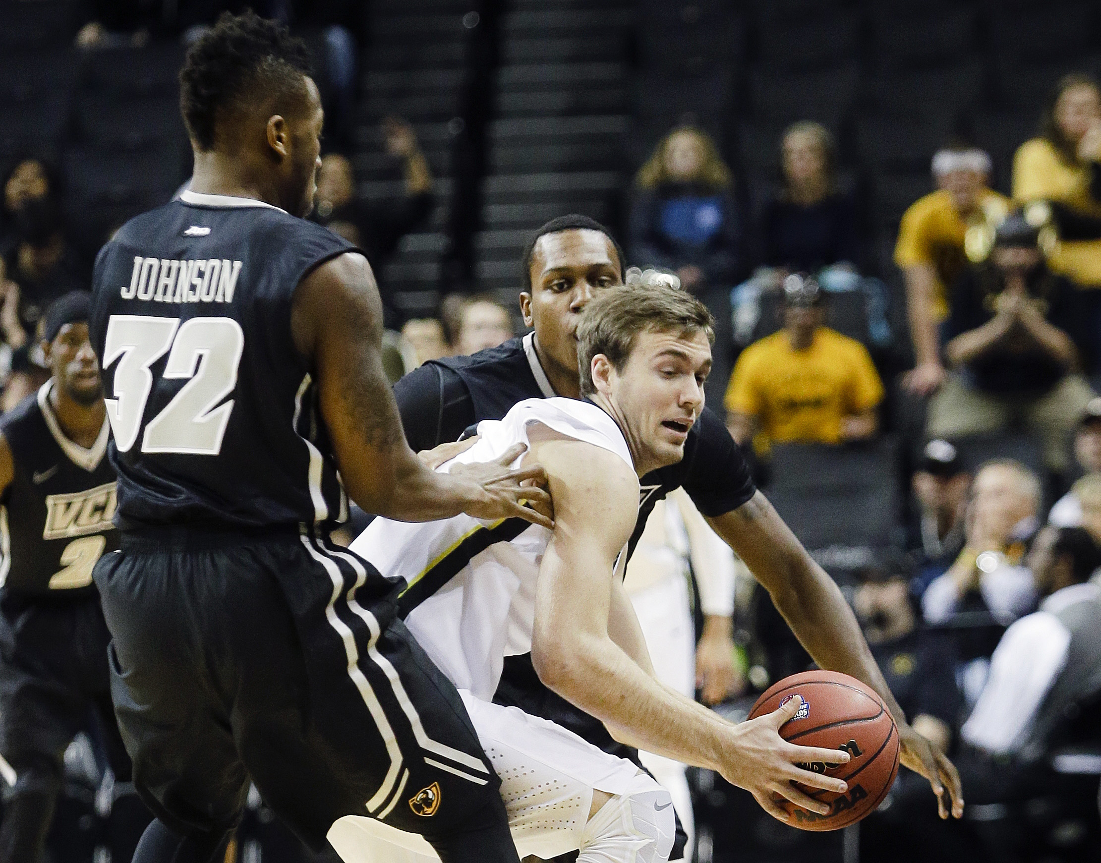No. 14 VCU tops Oregon 77-63 in Legends Classic