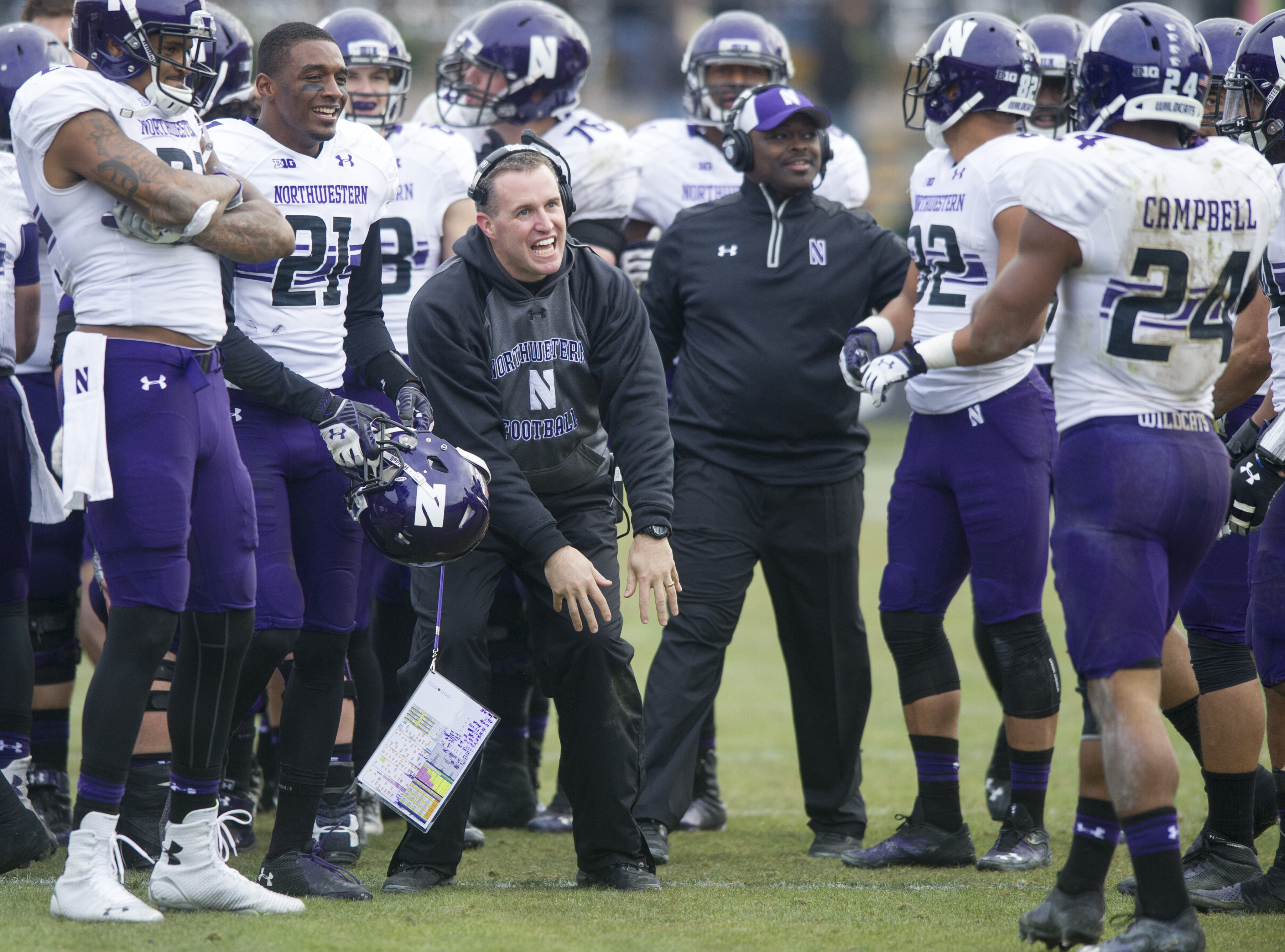 Bid for bowl adds edge to Illinois-Northwestern