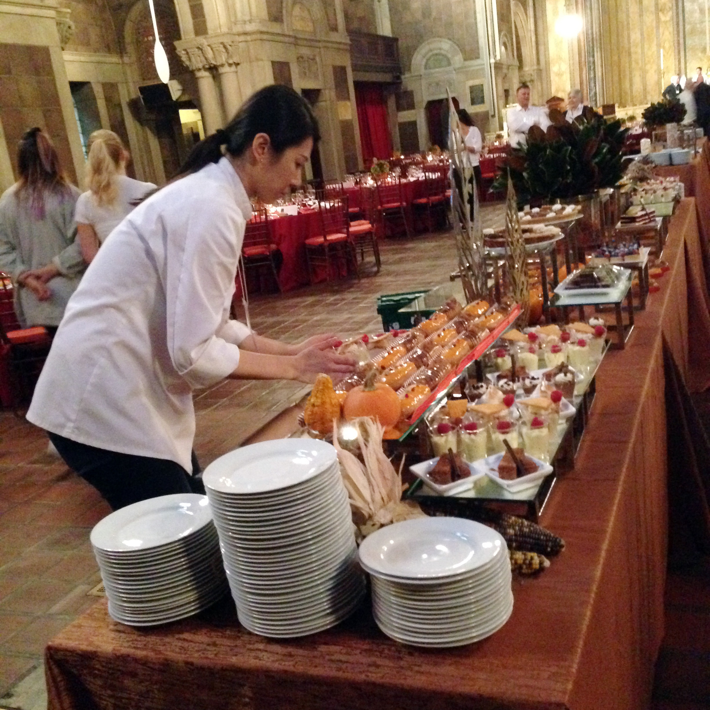 NY dinner puts wealthy and homeless at same tables