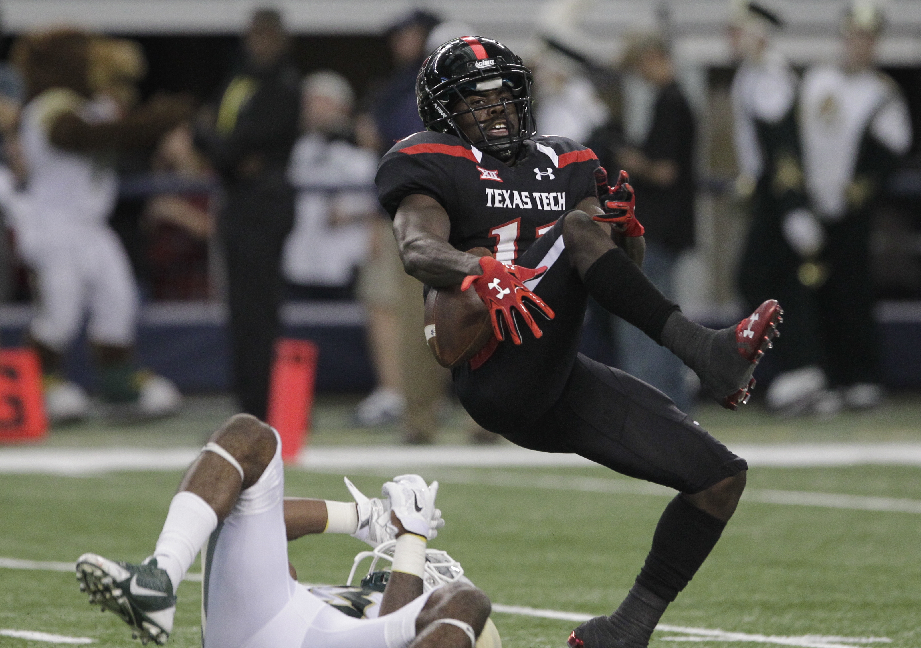 No. 5 Baylor holds on to beat Texas Tech 48-46