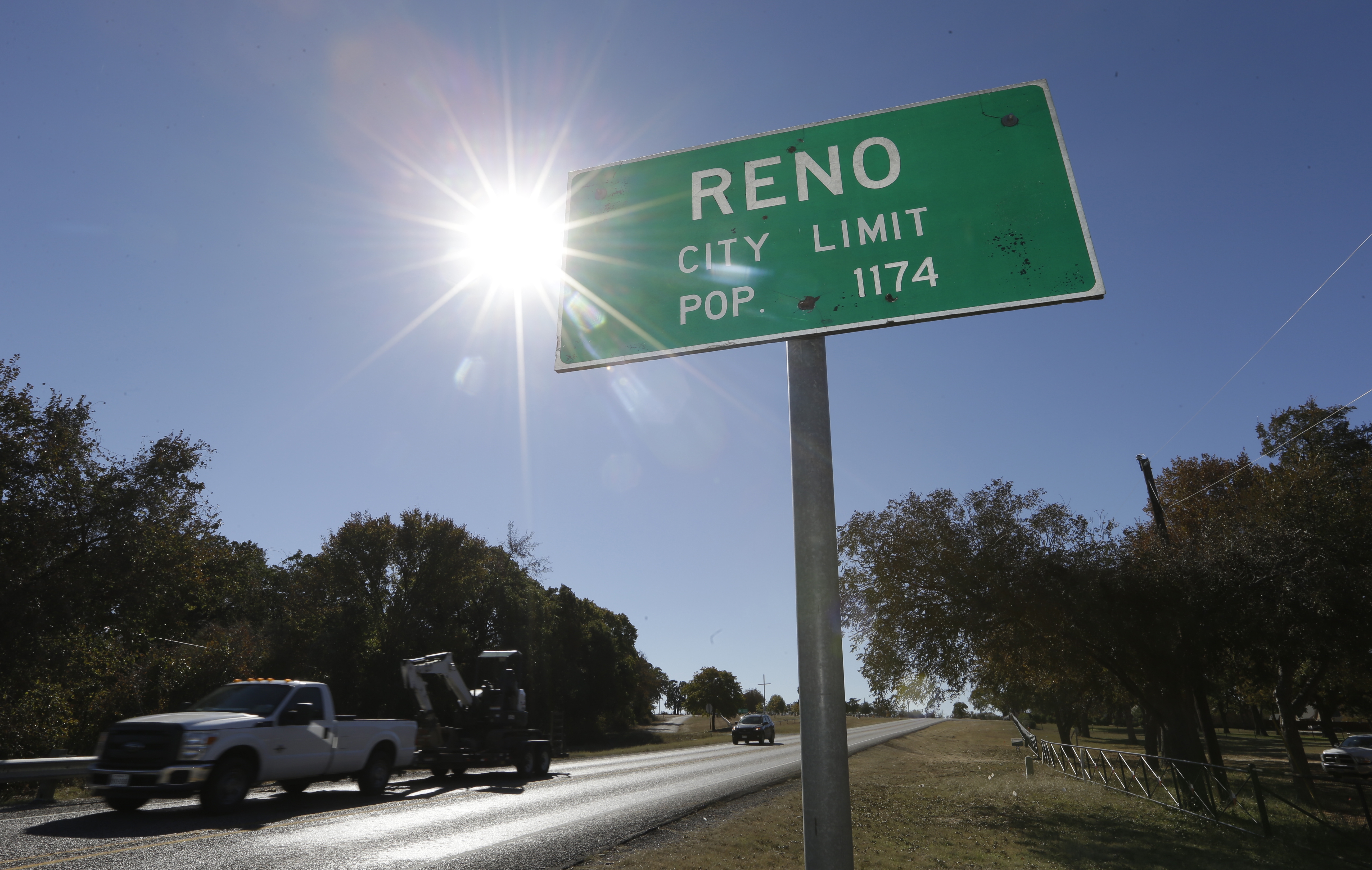 Texas towns test oil and gas supremacy on fracking