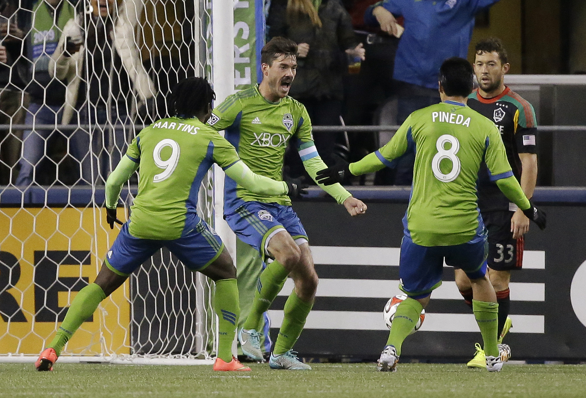 Juninho's goal puts Galaxy into MLS Cup final
