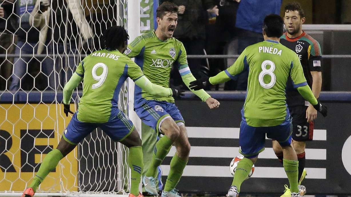 Juninho's goal puts Galaxy into MLS Cup final