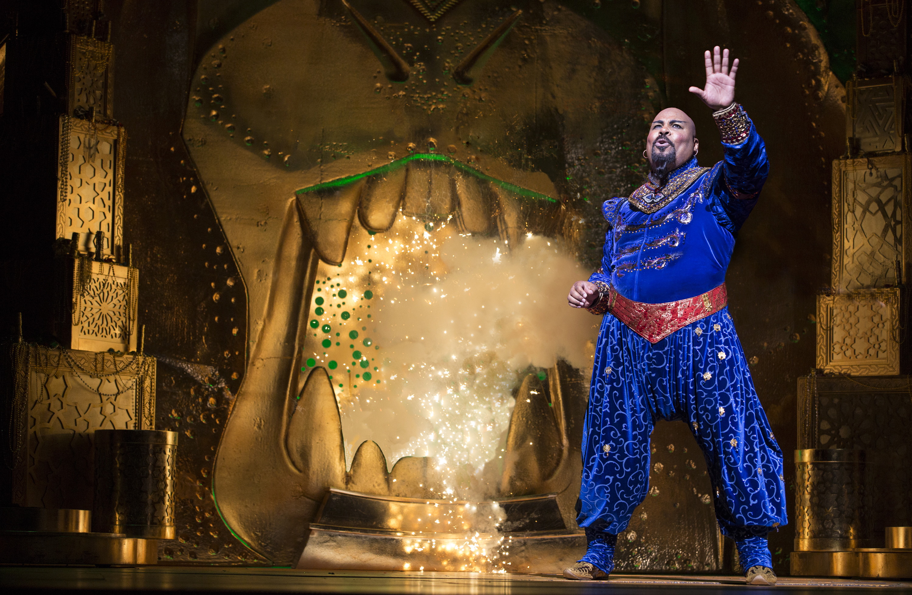 Broadway celebrates record-breaking Thanksgiving
