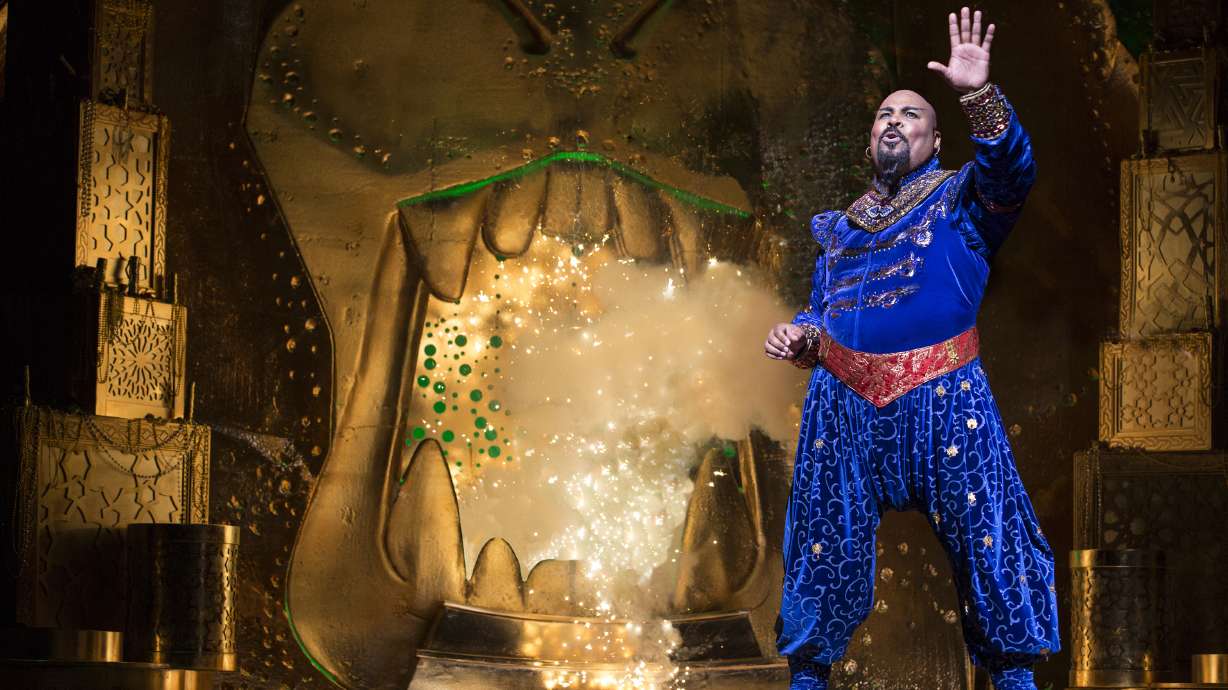 Broadway celebrates record-breaking Thanksgiving
