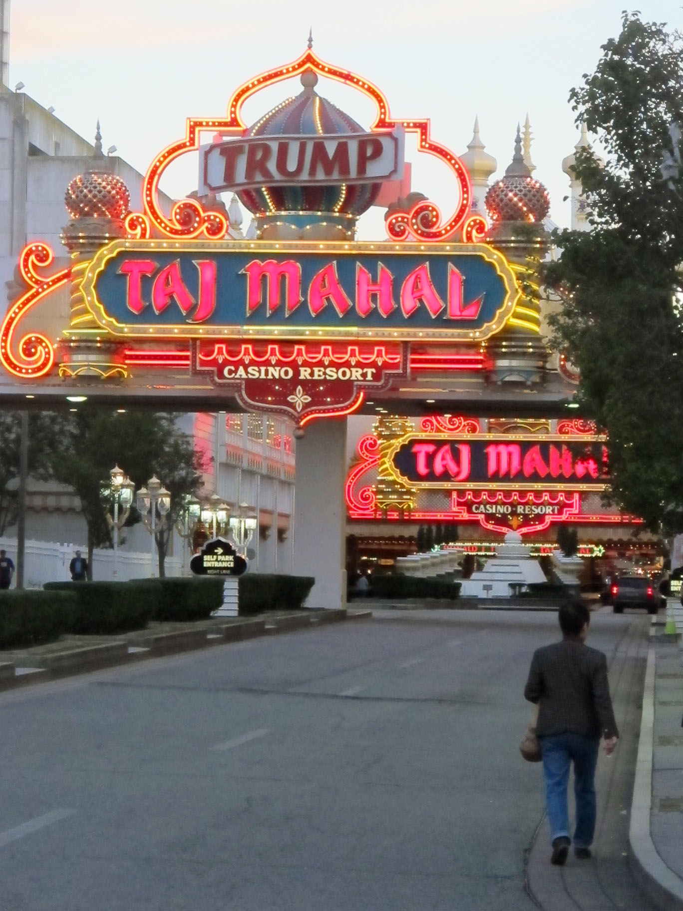 Taj Mahal casino closes hotel tower, ends credit